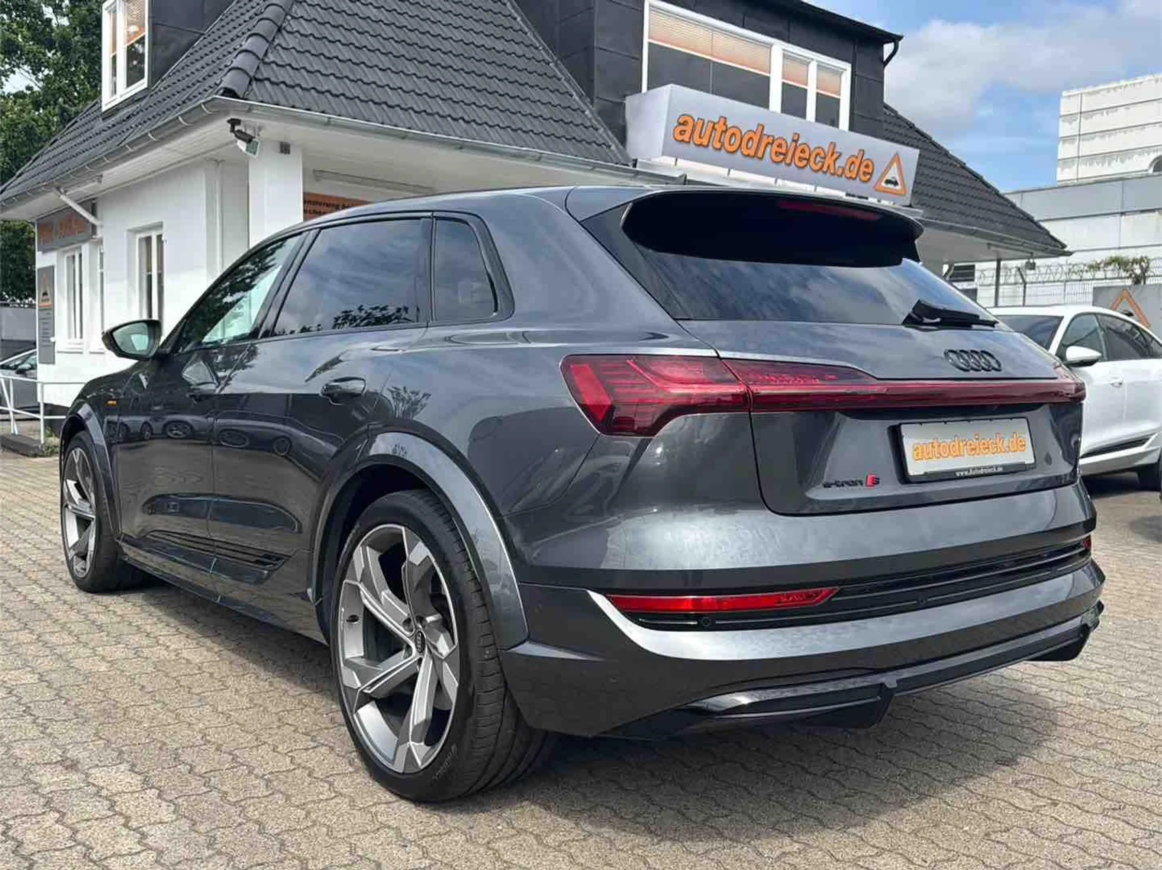 Audi e-tron S ACC PANO MATRIX 22Z 360° B&O — photo 10