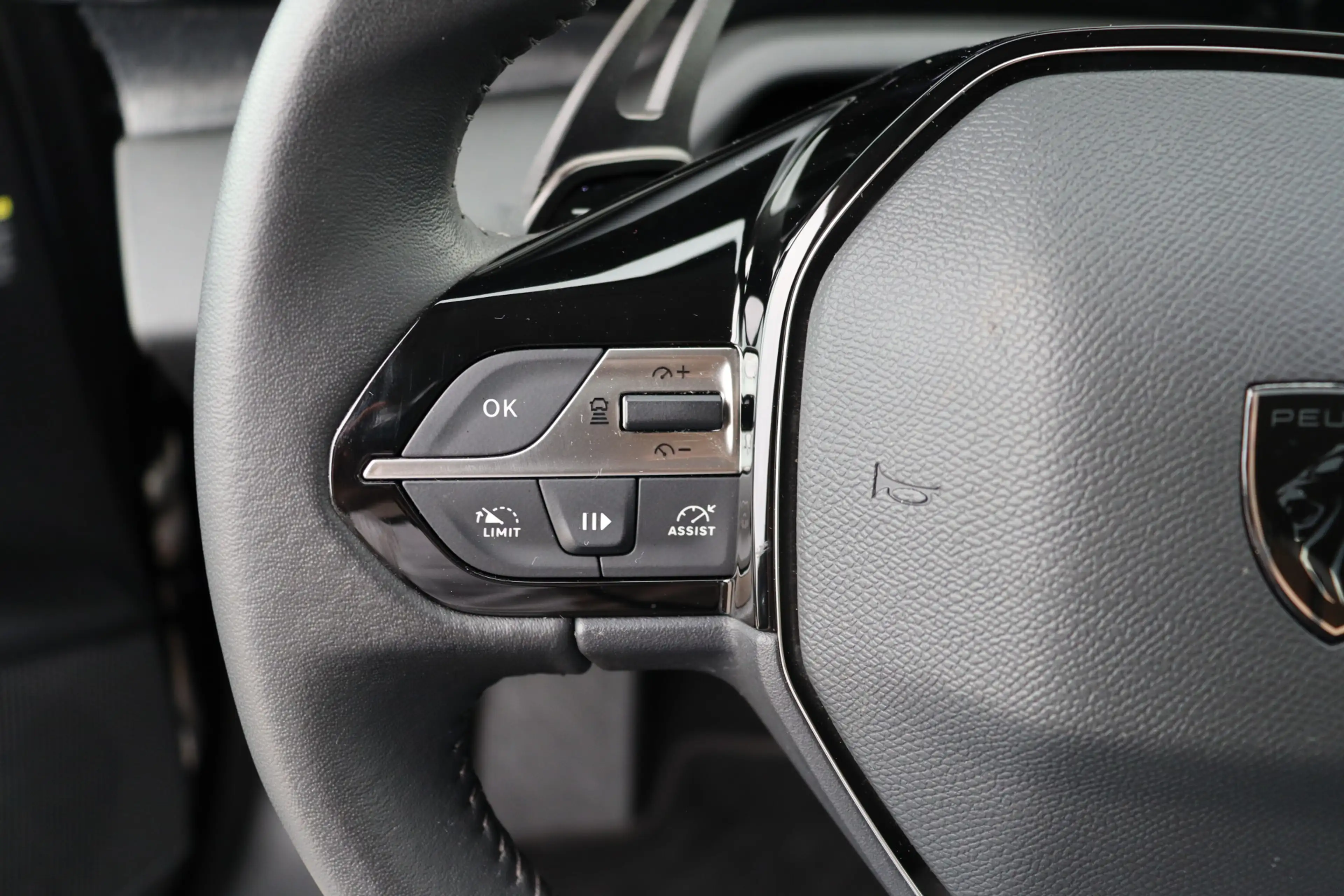 Peugeot 408 1.2 PureTech Allure Pack 130 EAT8 | Wrap mat | Voo — photo 10