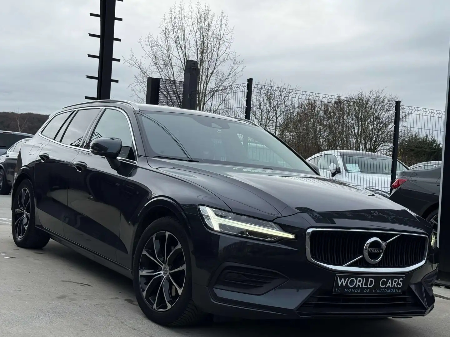 Volvo V60 2.0 D3 Geartronic COCKPIT NAVI LINE ASS. FULL OP. Negro - 2