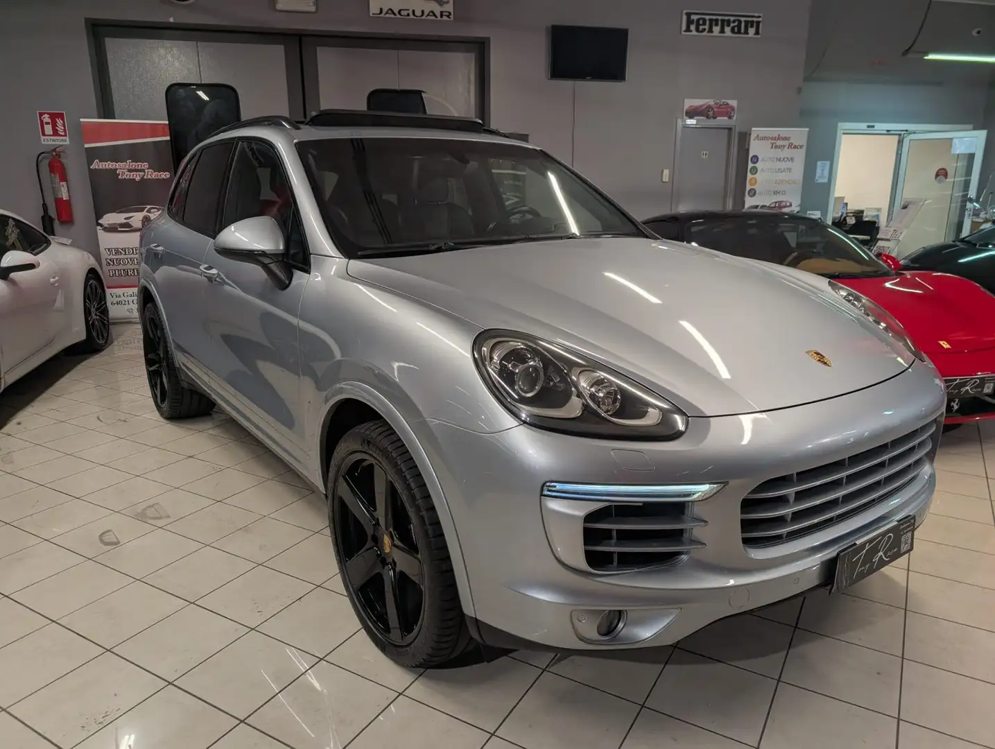 Porsche Cayenne 3.0 Platinum Edition Tetto Pelle Finanziabile Argento - 1