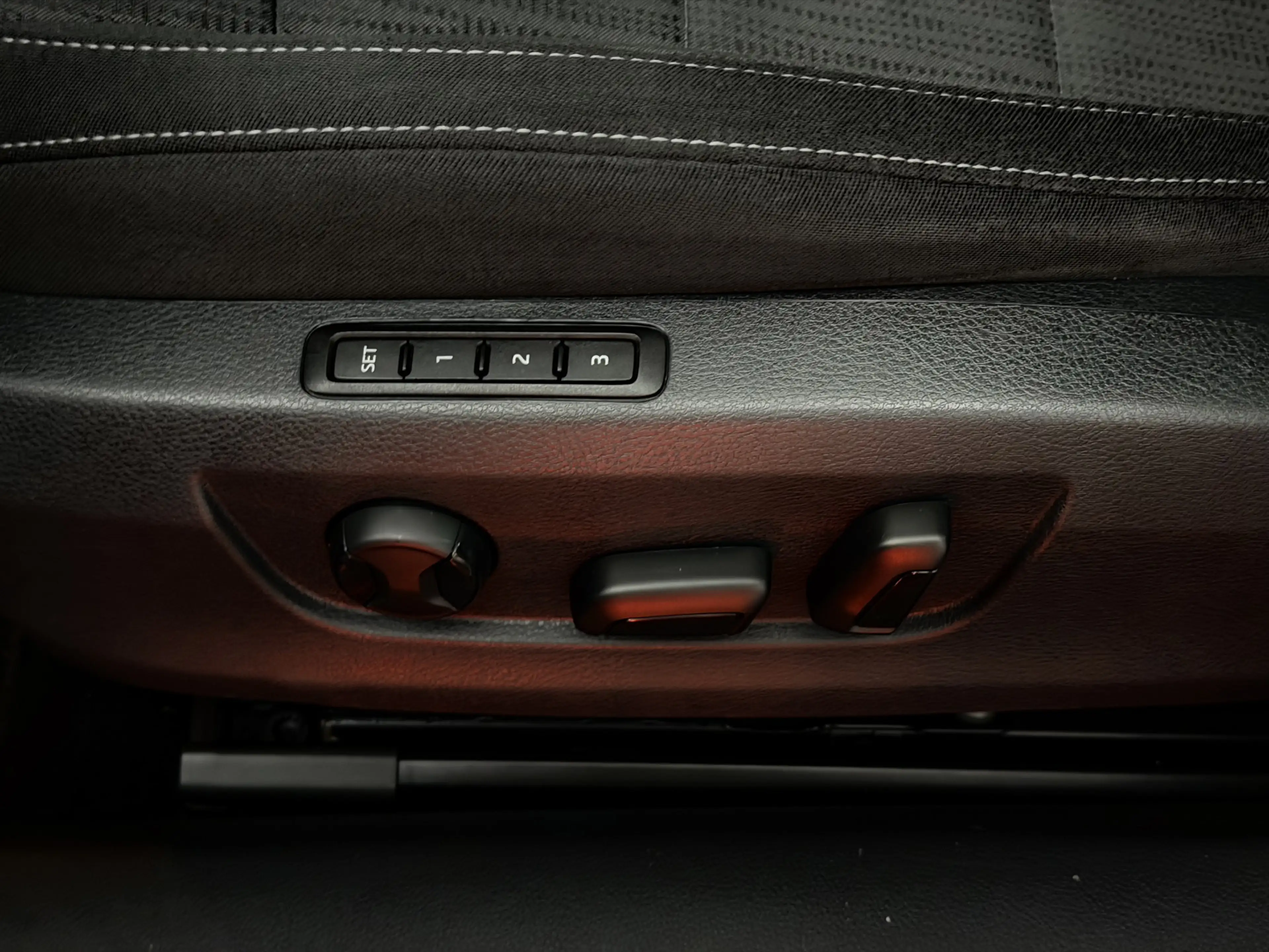 Skoda Superb Combi 1.6 TDI Greenline Business Clima, Parkeersen — photo 13