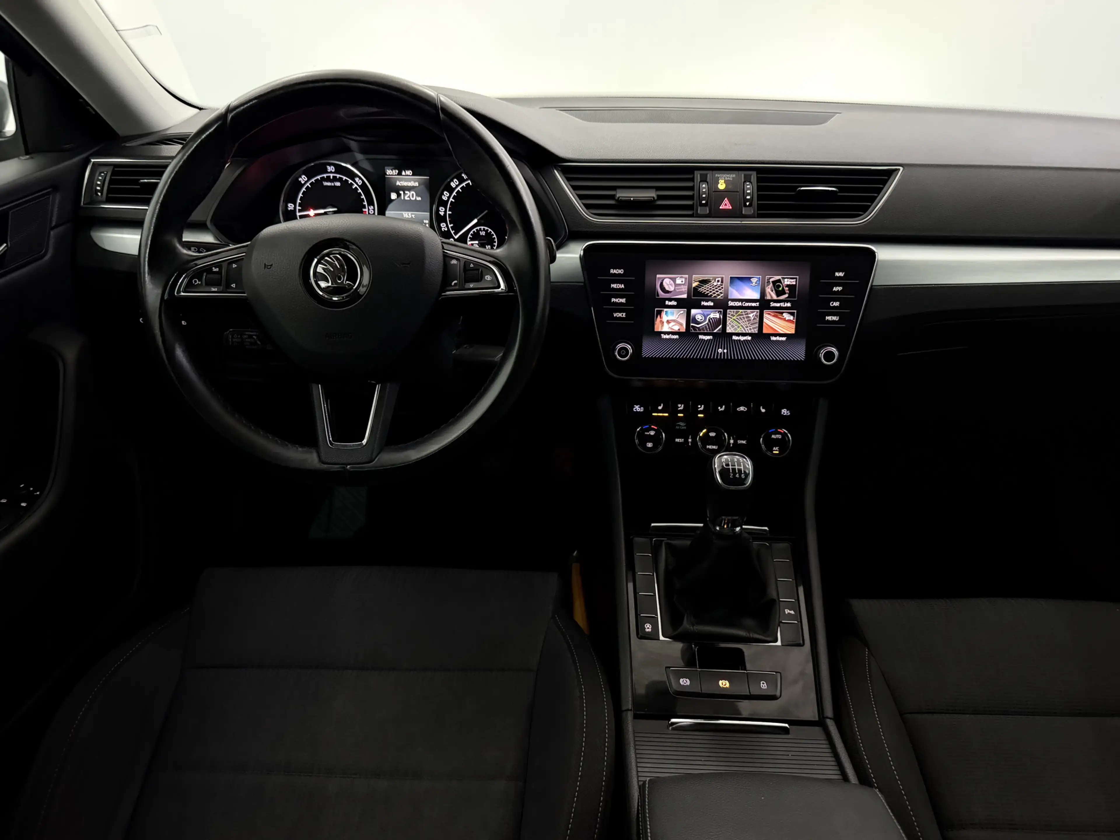 Skoda Superb Combi 1.6 TDI Greenline Business Clima, Parkeersen — photo 10
