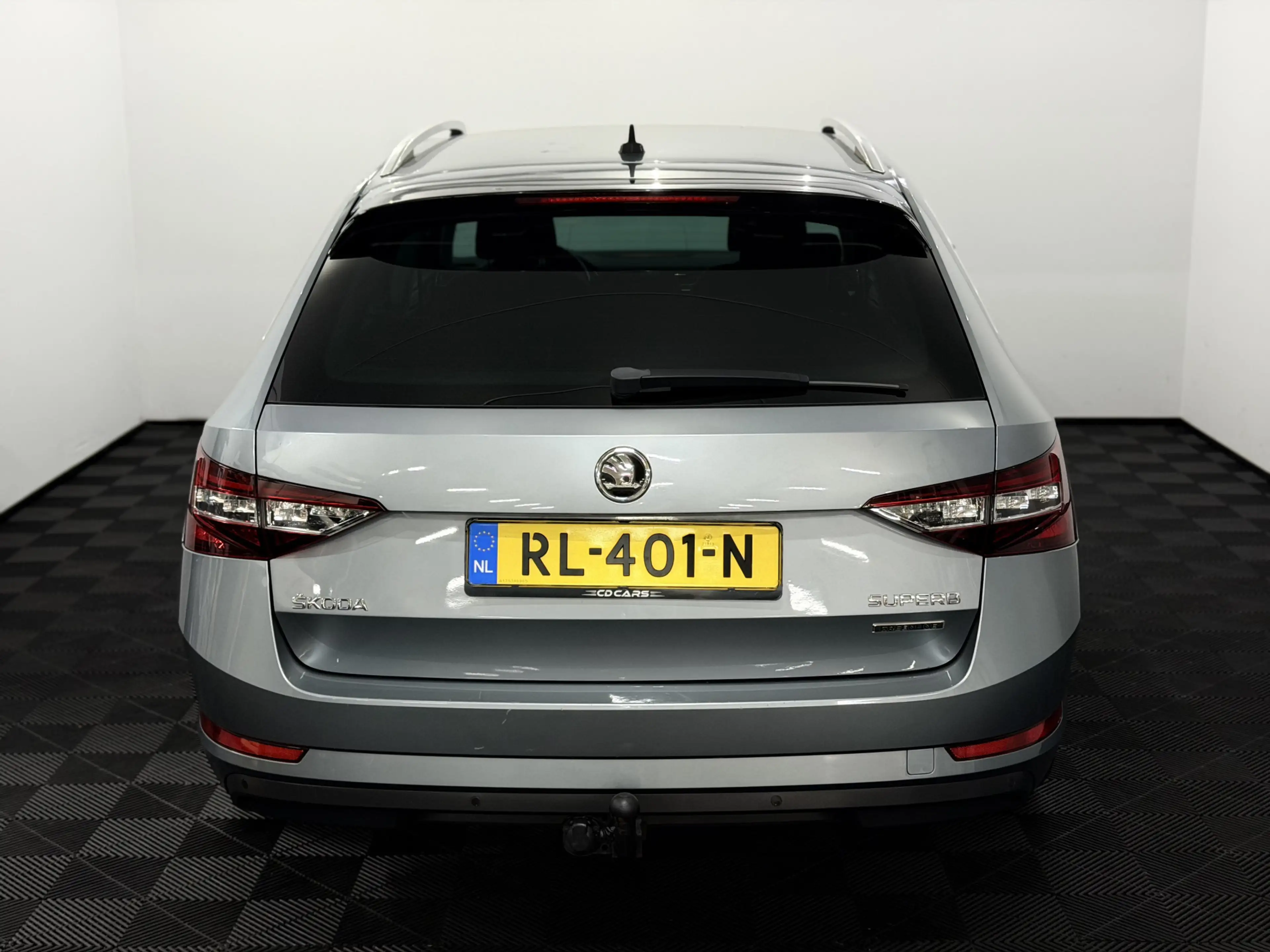 Skoda Superb Combi 1.6 TDI Greenline Business Clima, Parkeersen — photo 5
