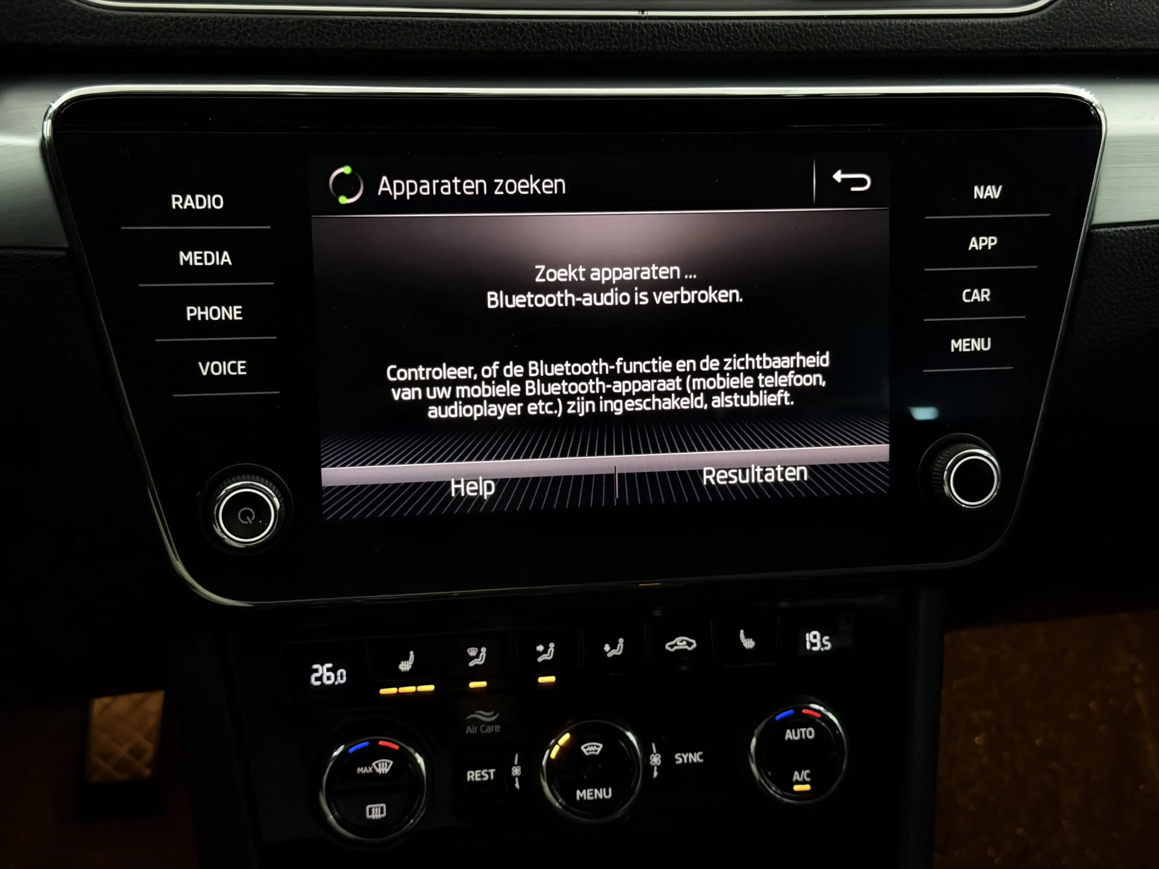 Skoda Superb Combi 1.6 TDI Greenline Business Clima, Parkeersen — photo 21