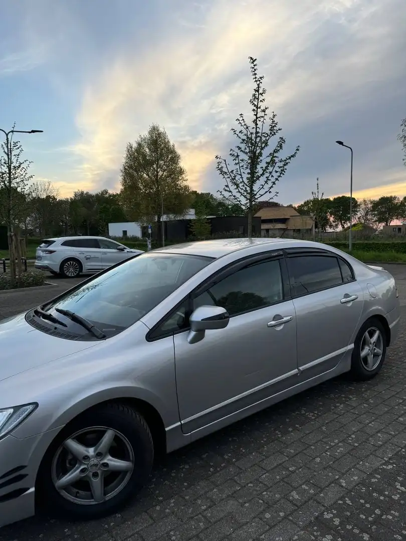 Honda Civic Hybrid 1.3i-DSI i-VTEC IMA CVT Comfort - 2