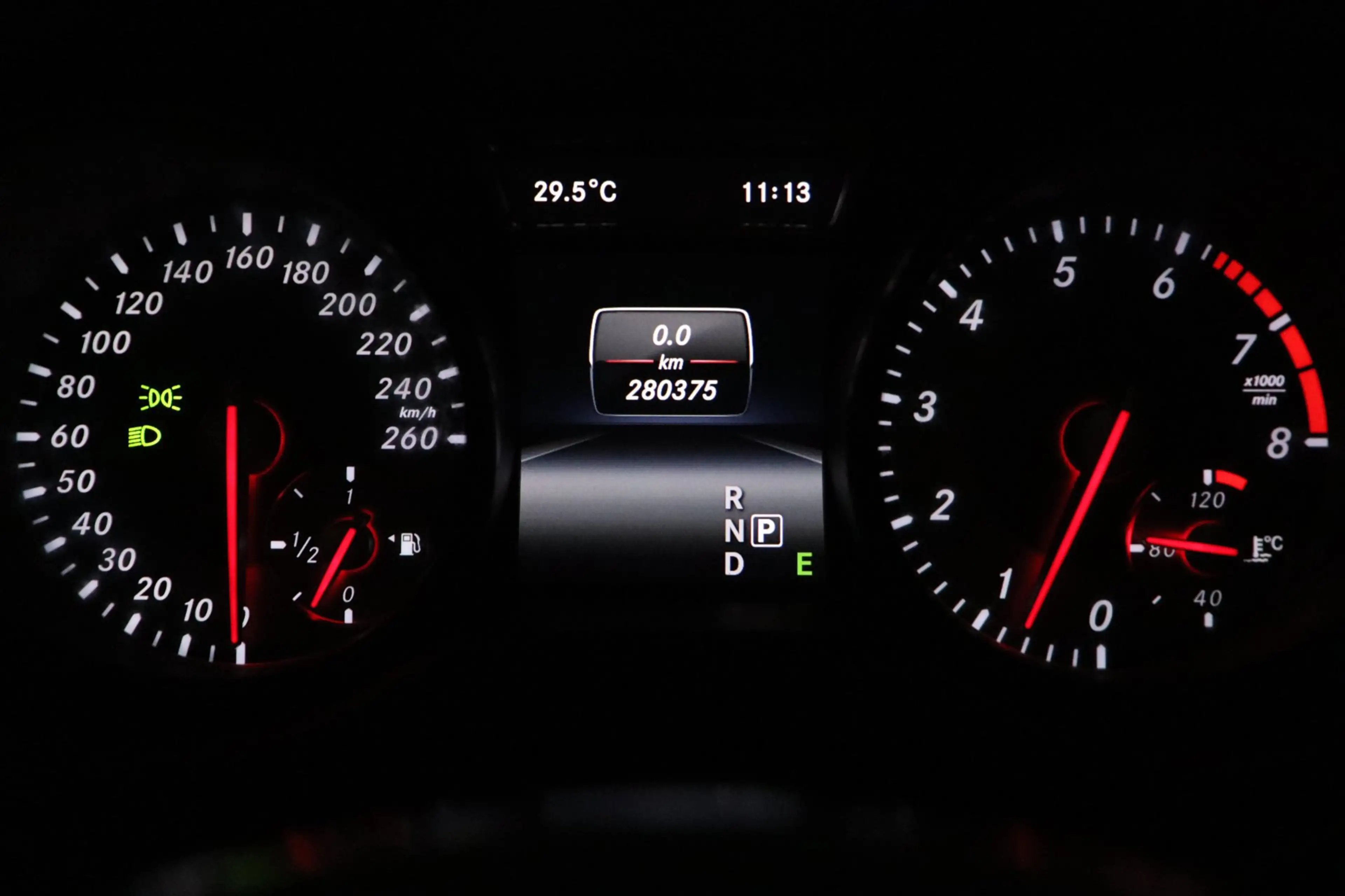 Mercedes-Benz GLA 250 Prestige / PANO / BI-XENON / LEDER / PDC V+A / STO — photo 7