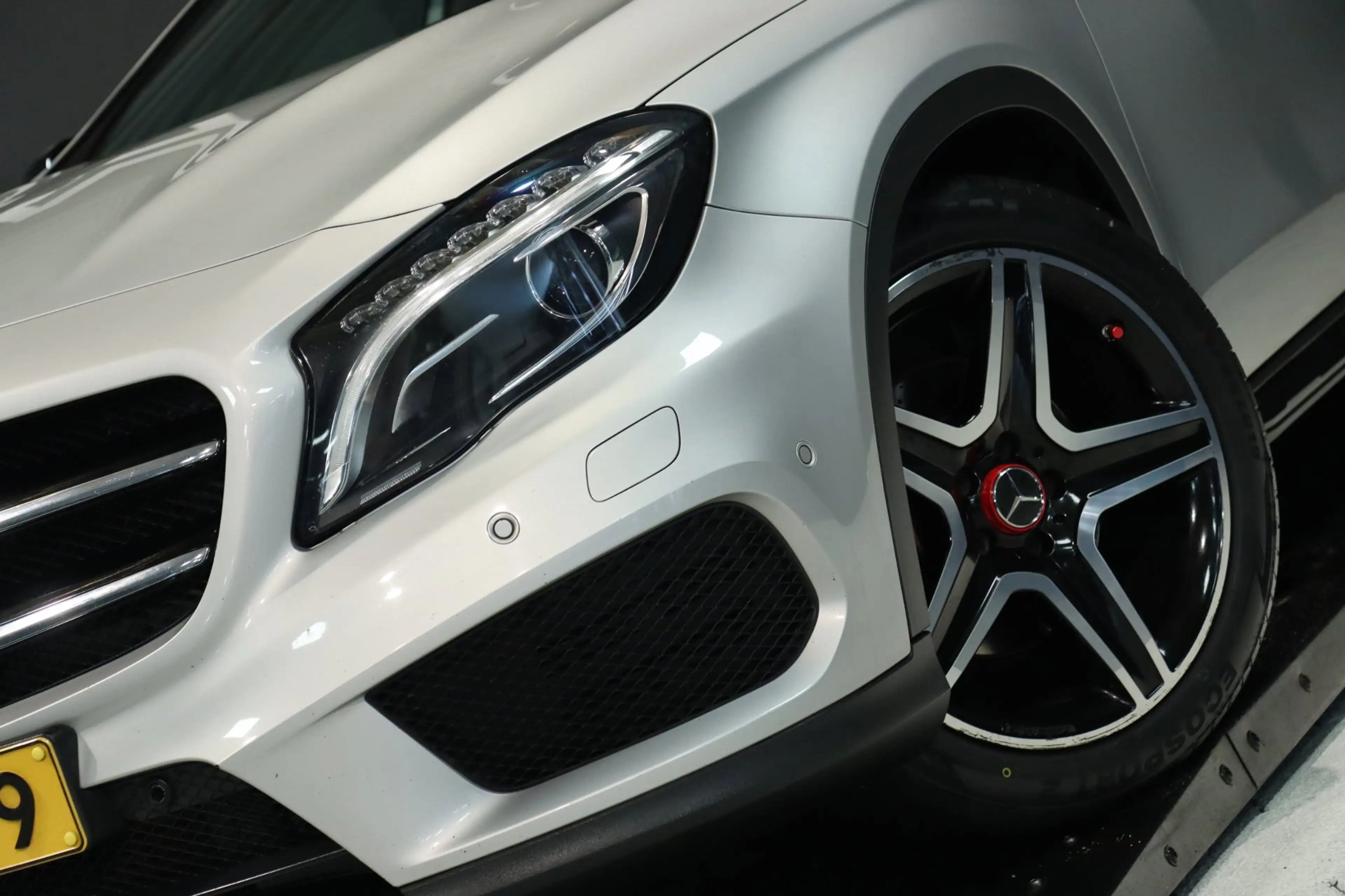 Mercedes-Benz GLA 250 Prestige / PANO / BI-XENON / LEDER / PDC V+A / STO — photo 2