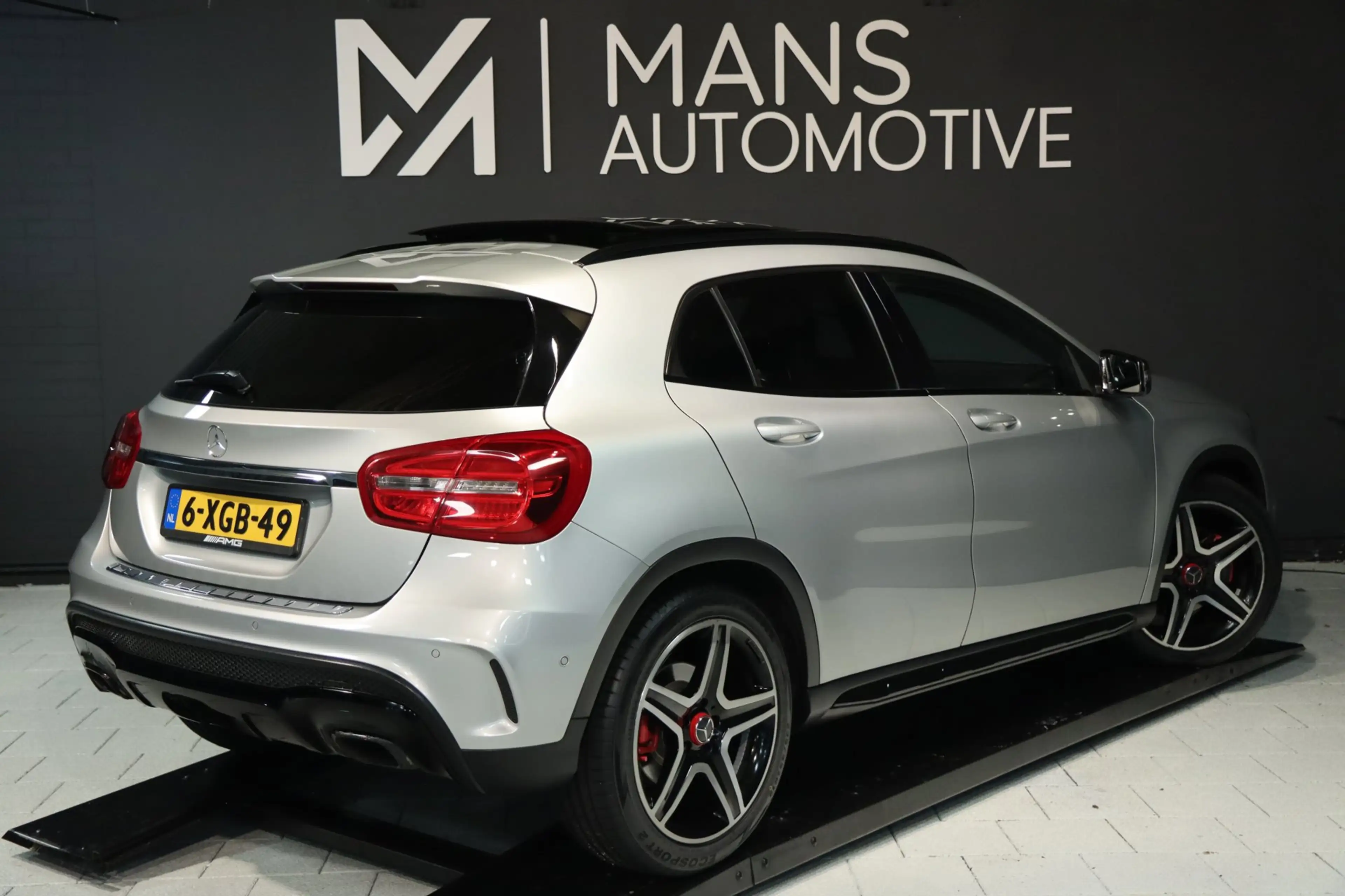 Mercedes-Benz GLA 250 Prestige / PANO / BI-XENON / LEDER / PDC V+A / STO — photo 4