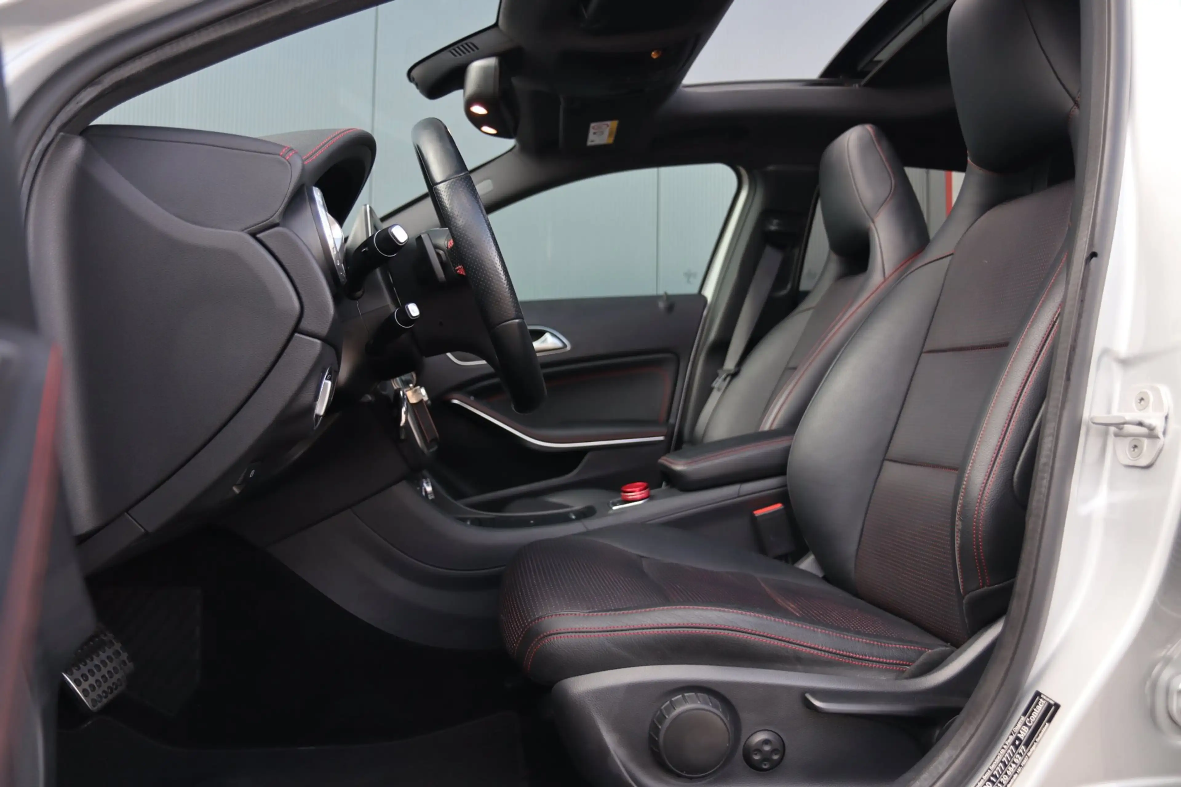 Mercedes-Benz GLA 250 Prestige / PANO / BI-XENON / LEDER / PDC V+A / STO — photo 15