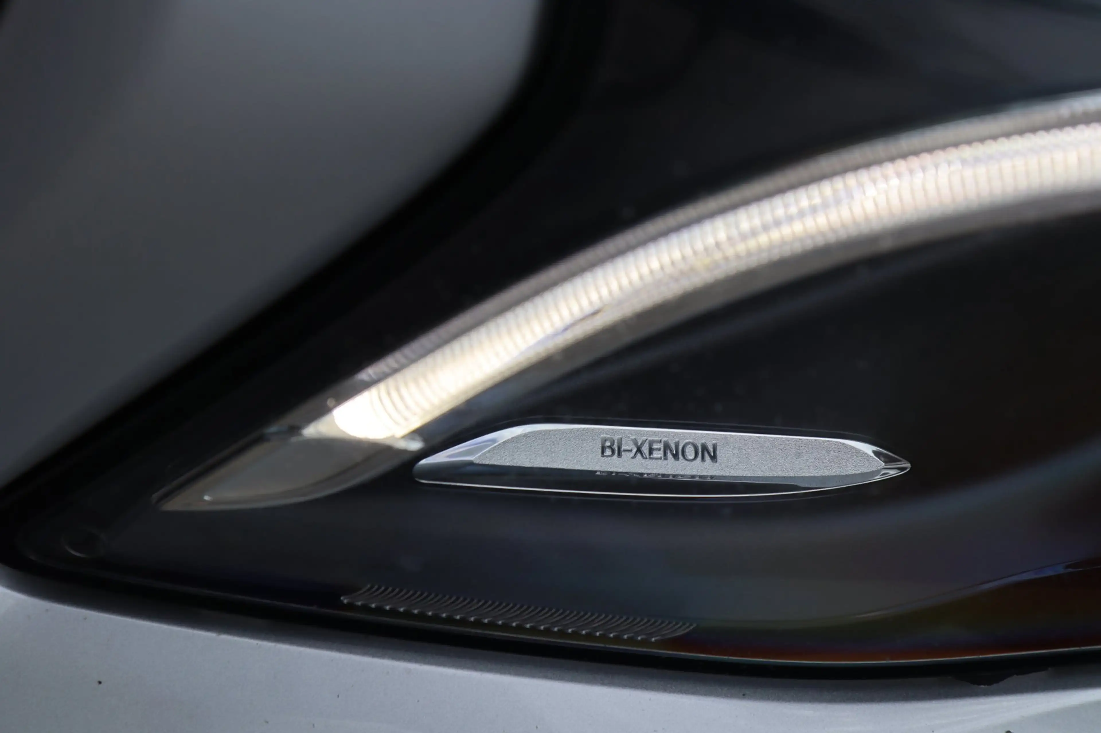 Mercedes-Benz GLA 250 Prestige / PANO / BI-XENON / LEDER / PDC V+A / STO — photo 12