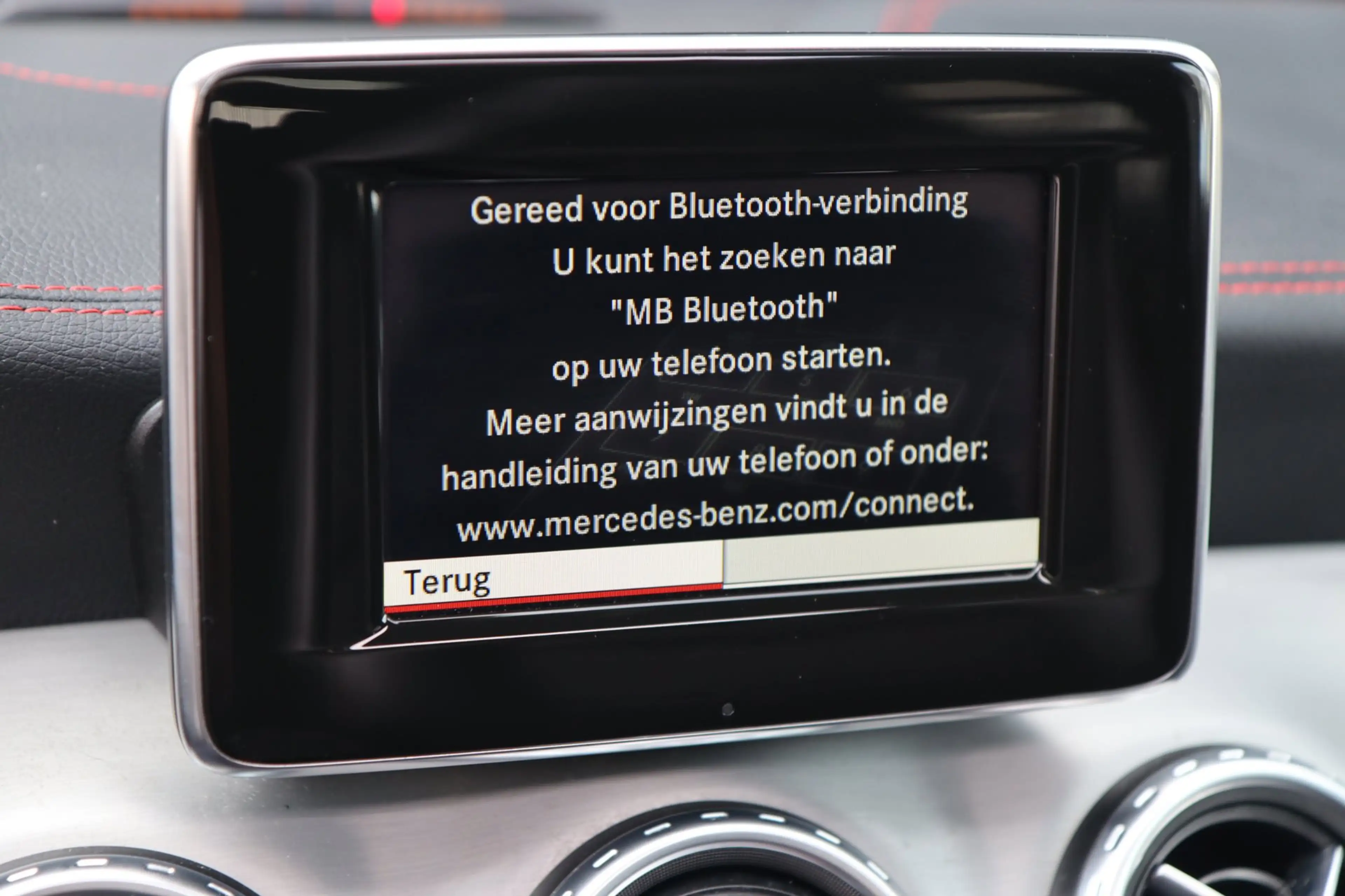 Mercedes-Benz GLA 250 Prestige / PANO / BI-XENON / LEDER / PDC V+A / STO — photo 13