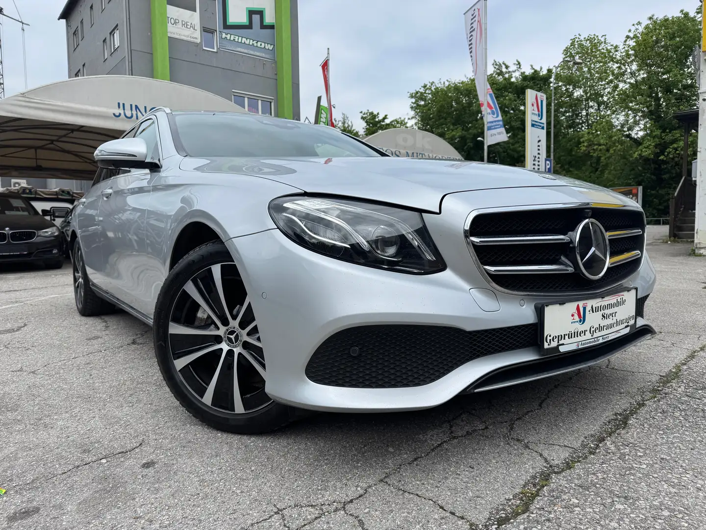 Mercedes-Benz E 350 d T Avantgarde Aut. Šedá - 1