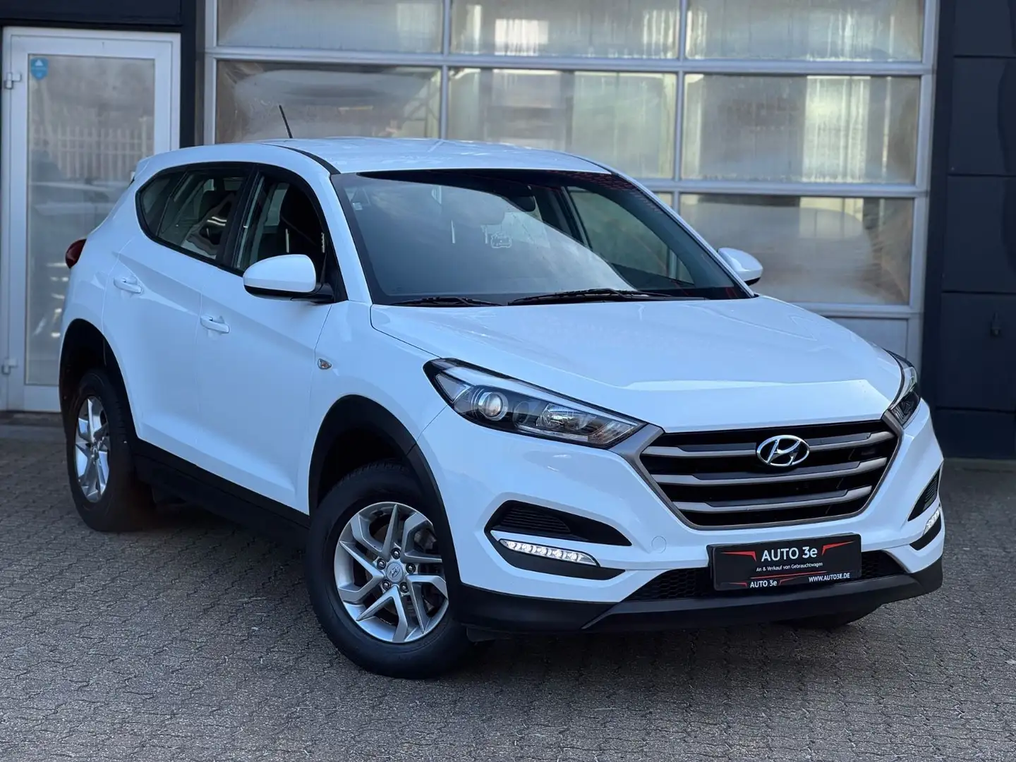 Hyundai TUCSON blue Classic 2WD Navi 1.Hand... Blanc - 1