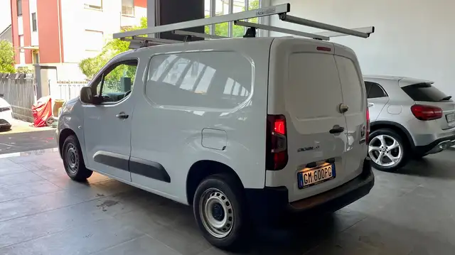 Fiat Doblo view 3