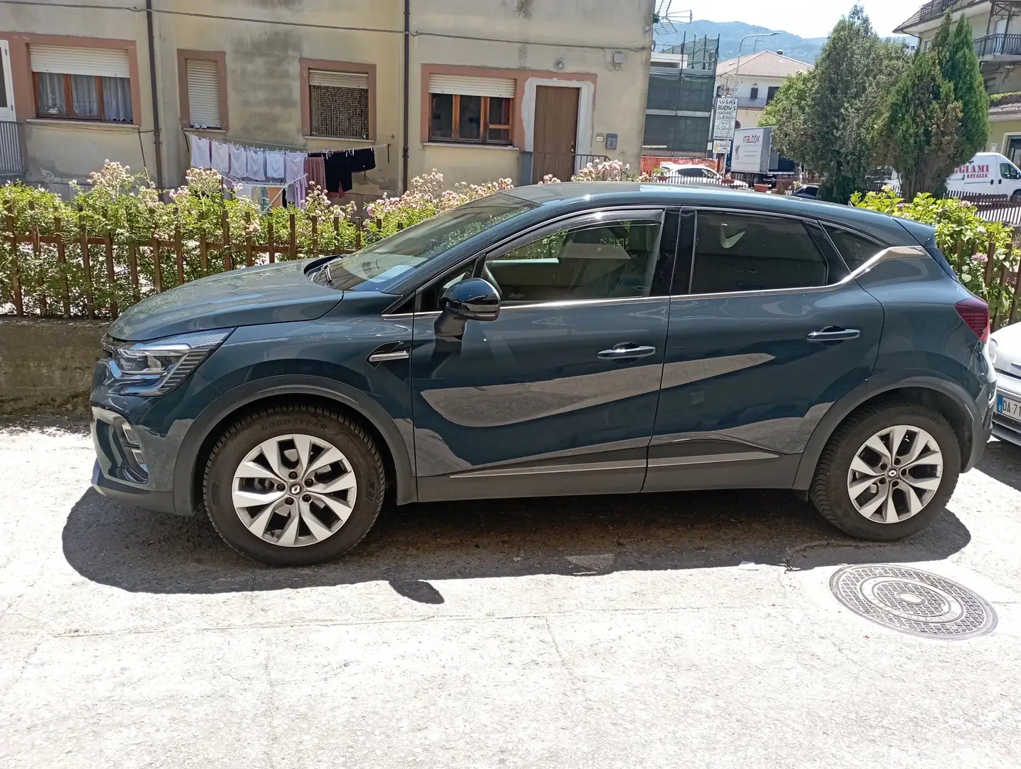 Renault Captur Captur 1.6 E-Tech hybrid Intens 145cv auto Blu/Azzurro - 1
