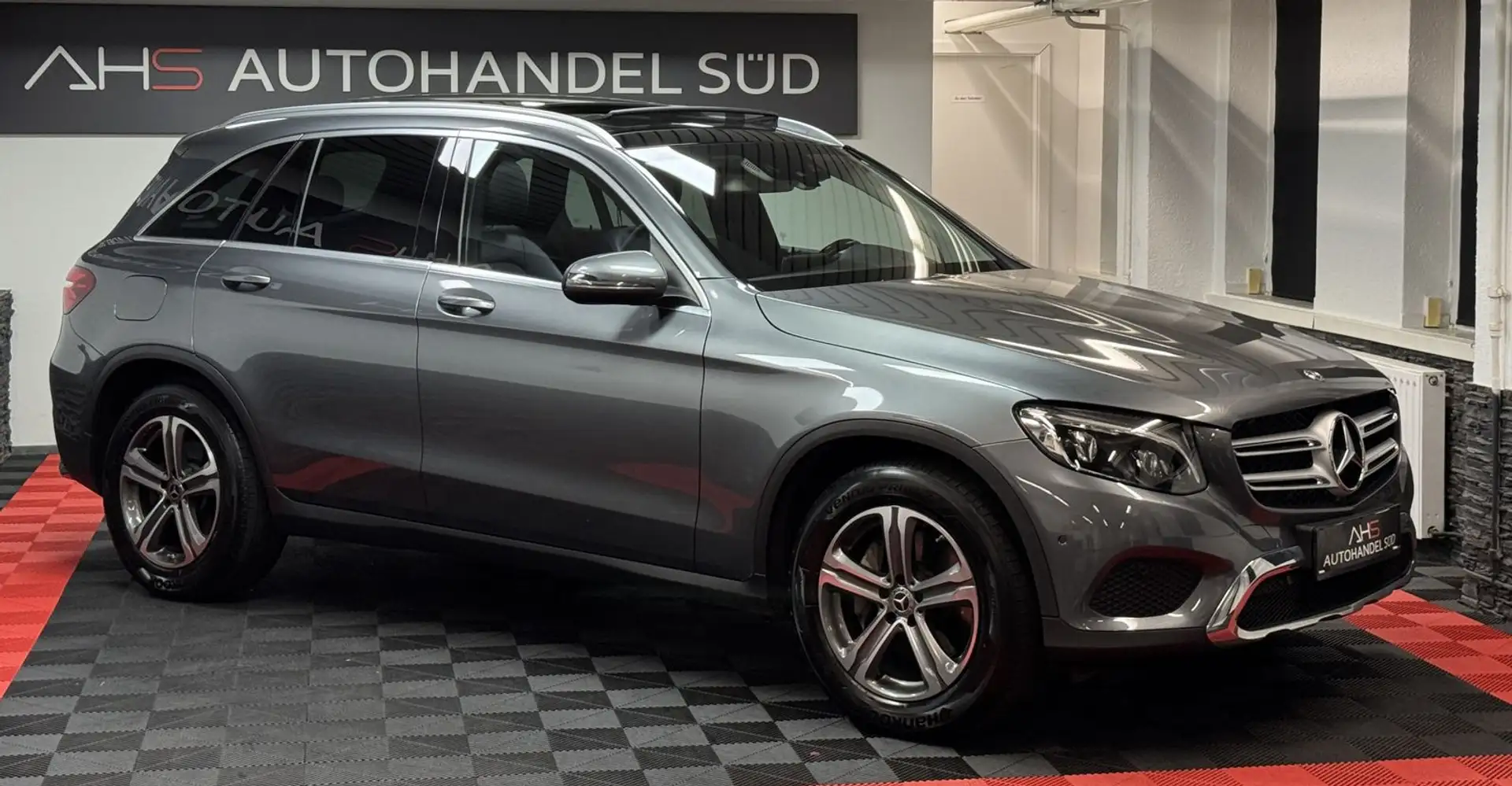 Mercedes-Benz GLC 300 4M*AMG-LINE PANO*HUD*BURMESTER Grigio - 2