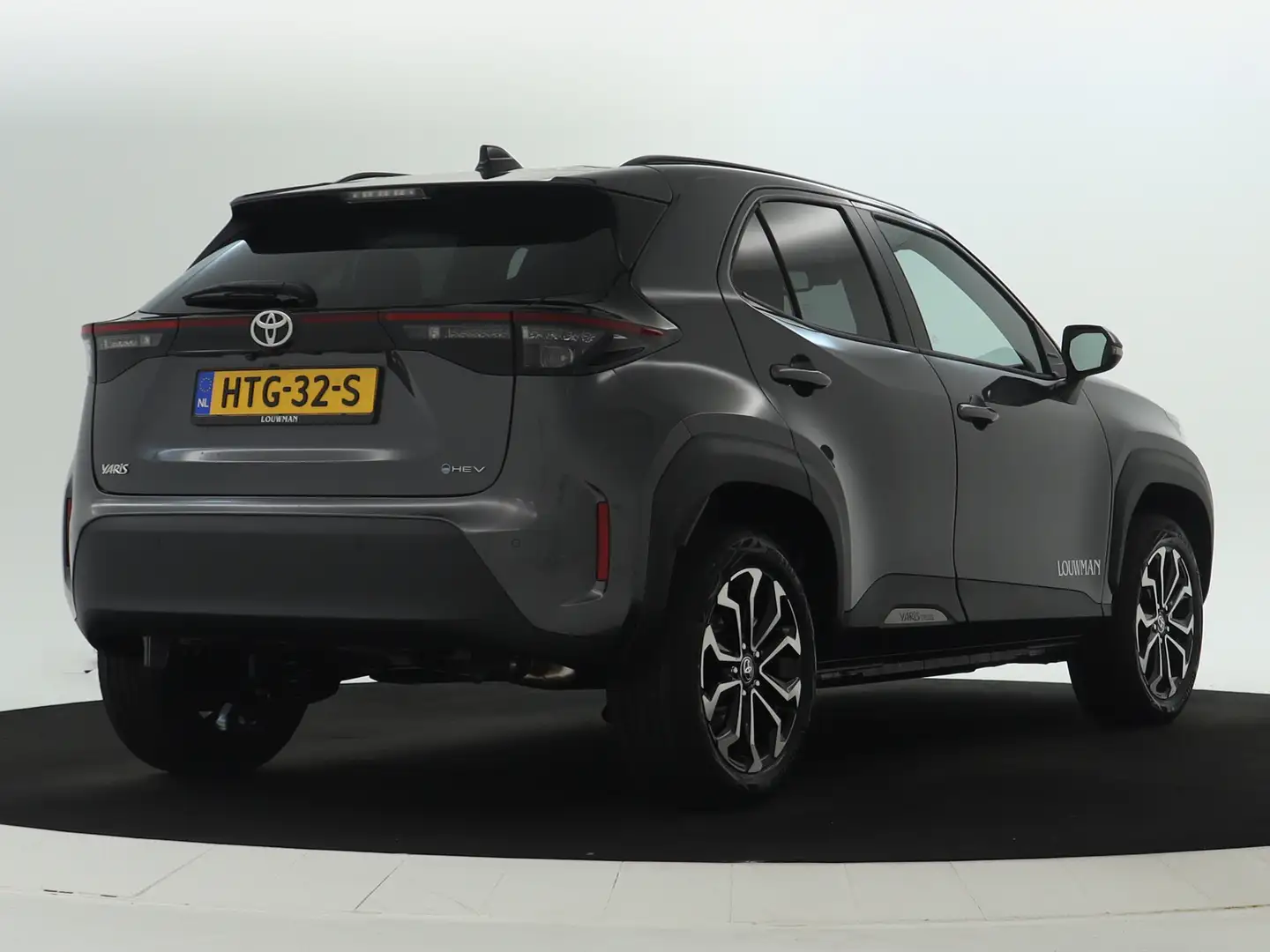 Toyota Yaris Cross 1.5 Hybrid 130 Dynamic | Comfort Pakket | Parkeers Grijs - 2