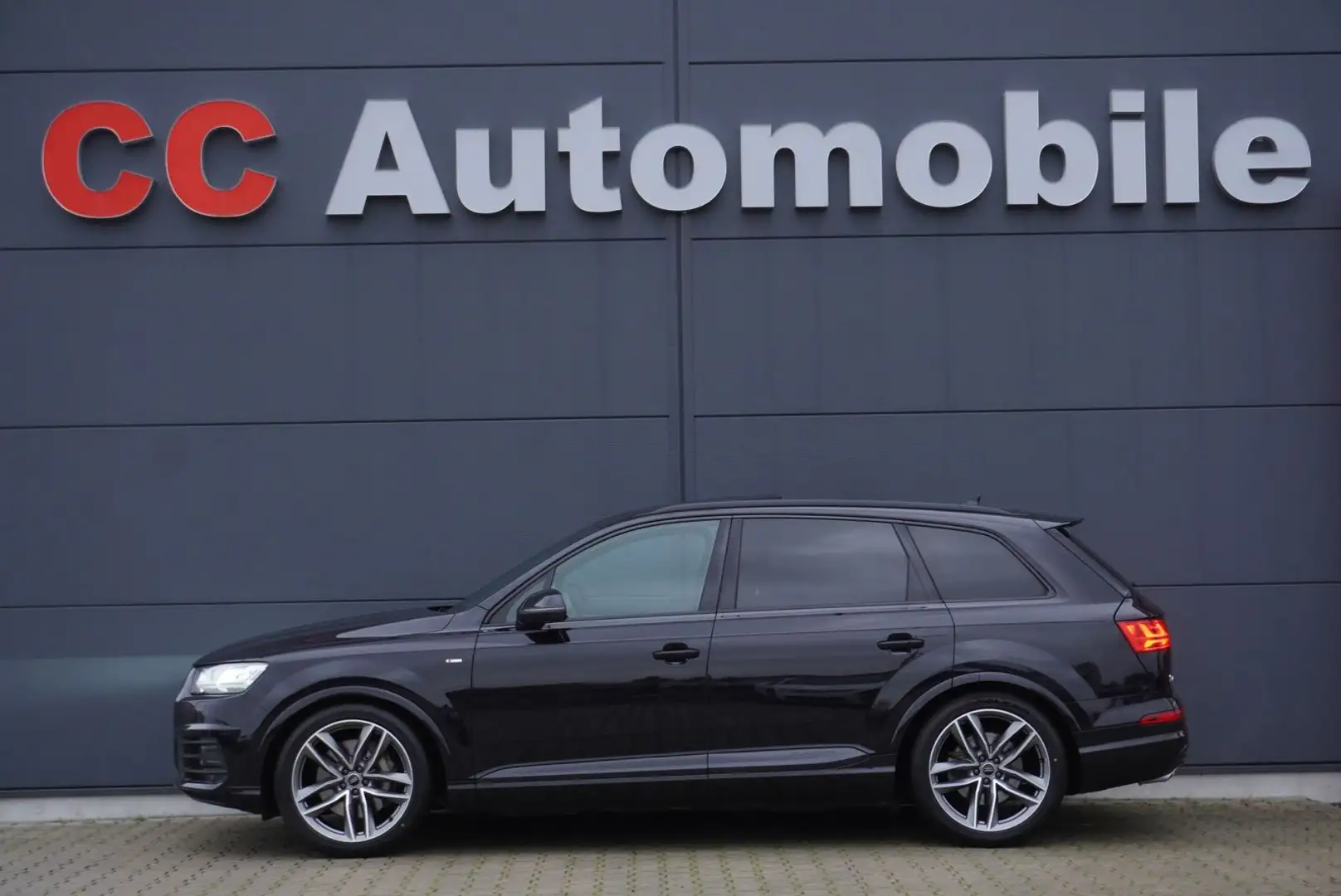 Audi Q7 3.0 TDI S-Line 7 Sitze+Pano+Virtual+Standhzg+ Noir - 1