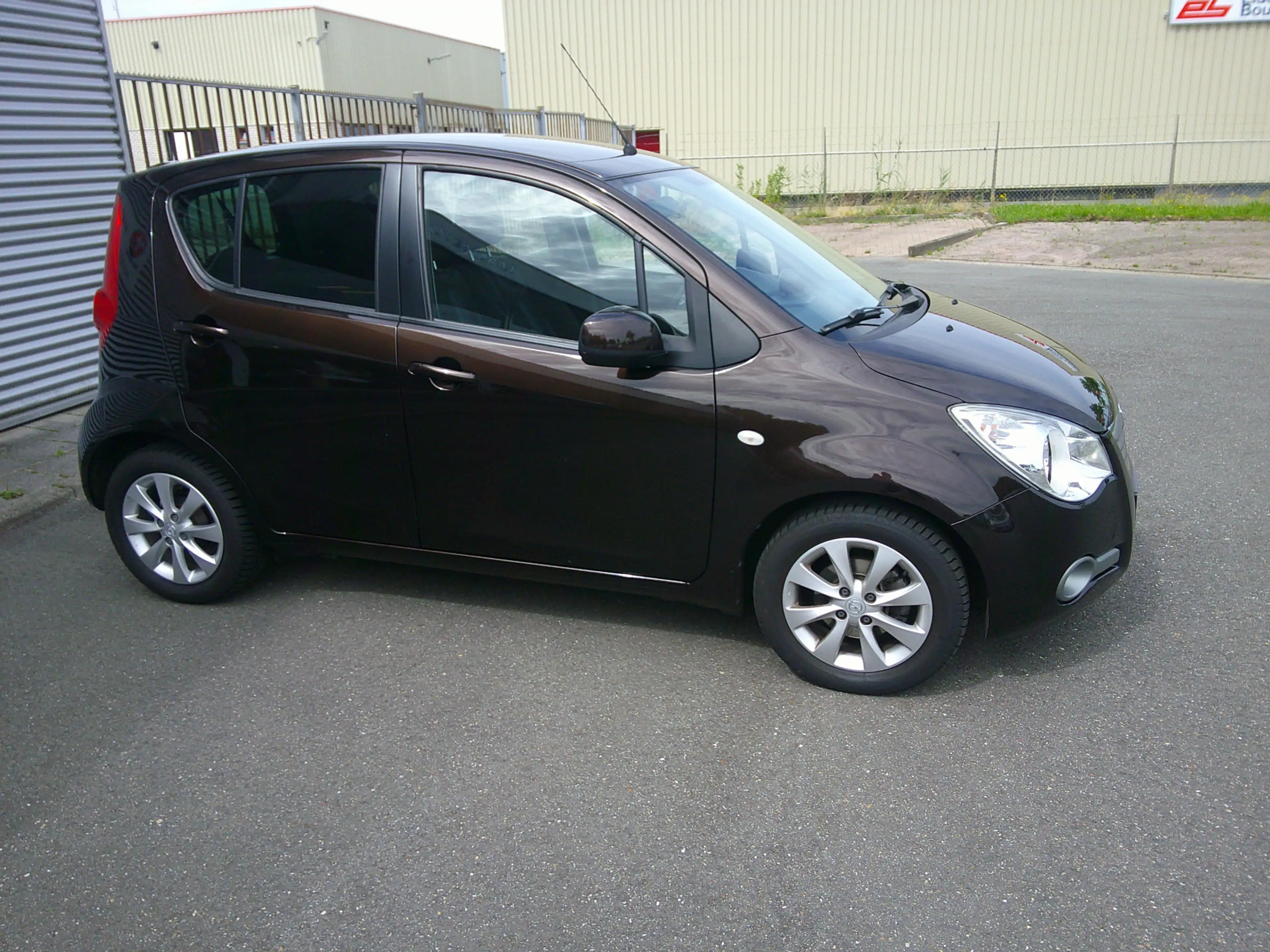 Opel Agila 1.0 Berlin Staat in Hoogeveen — photo 3