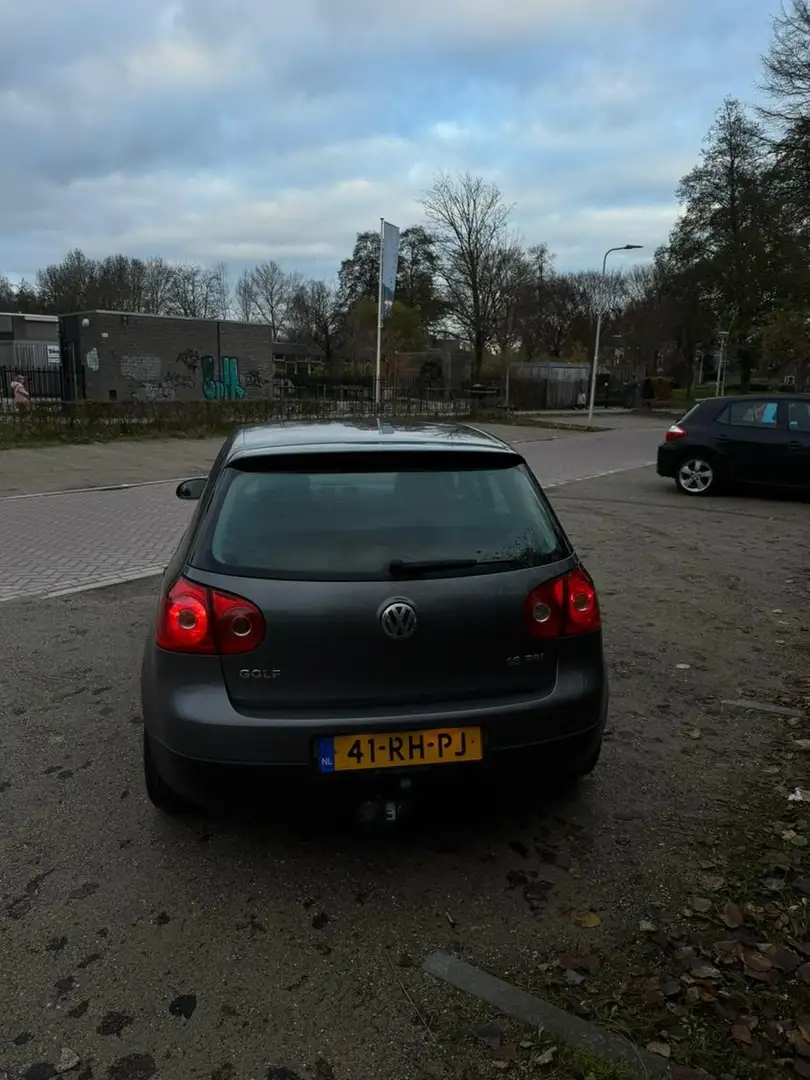 Volkswagen Golf 1.6 FSI Comfortline - 2