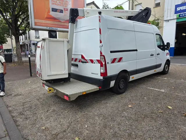 Renault Master view 2