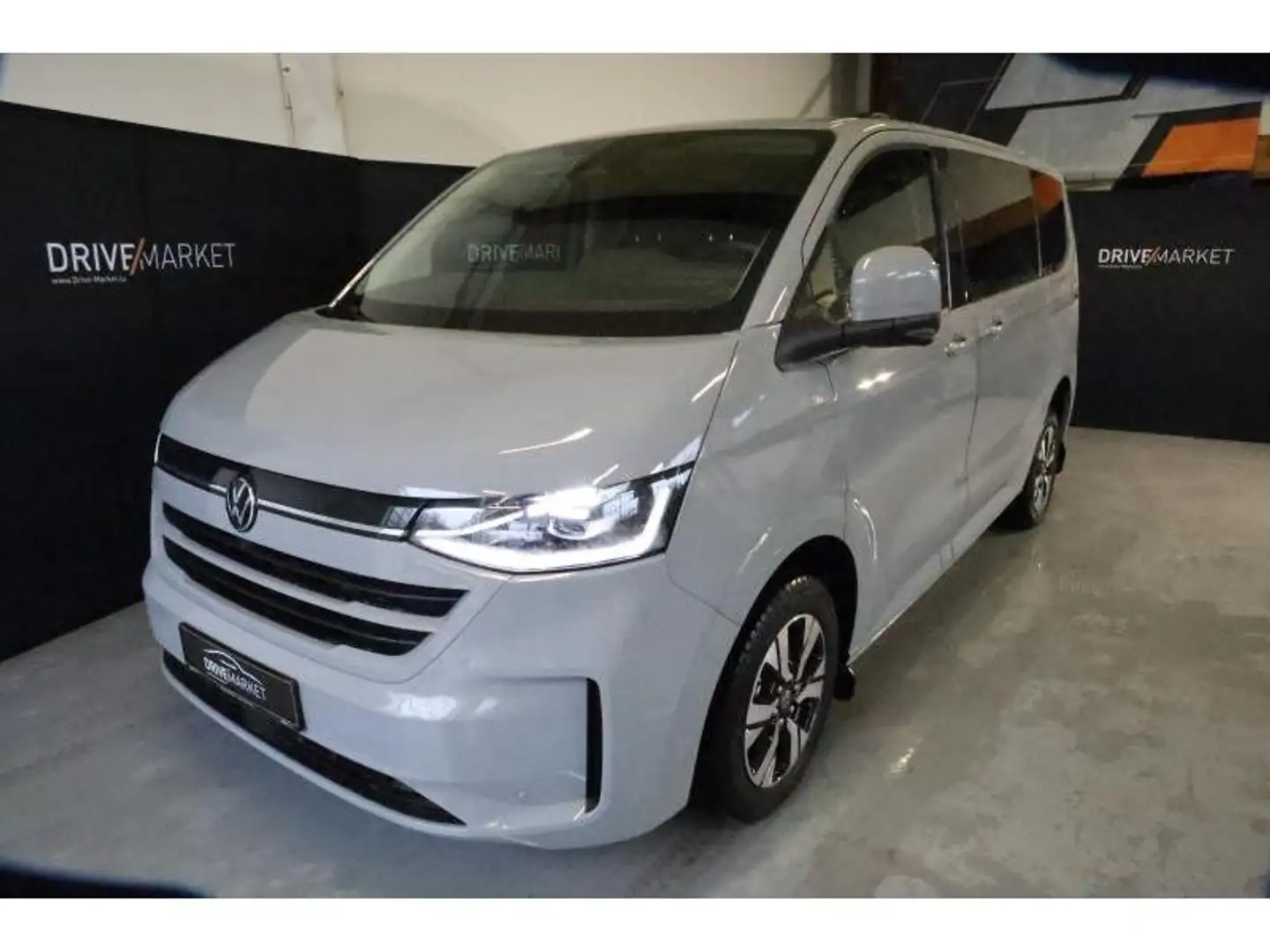 Volkswagen T7 Caravelle Style Court Gris - 1