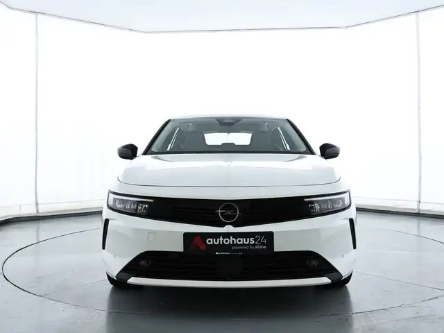 Opel Astra view 2