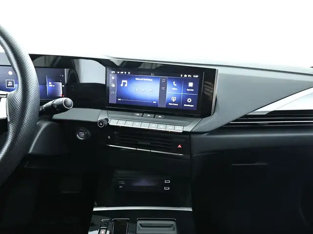 Opel Astra view 11