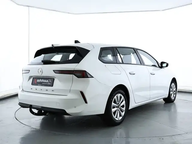 Opel Astra view 5