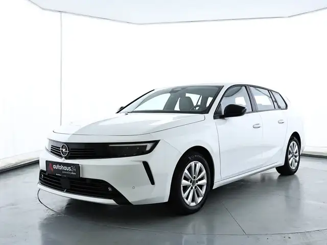 Opel Astra view 3