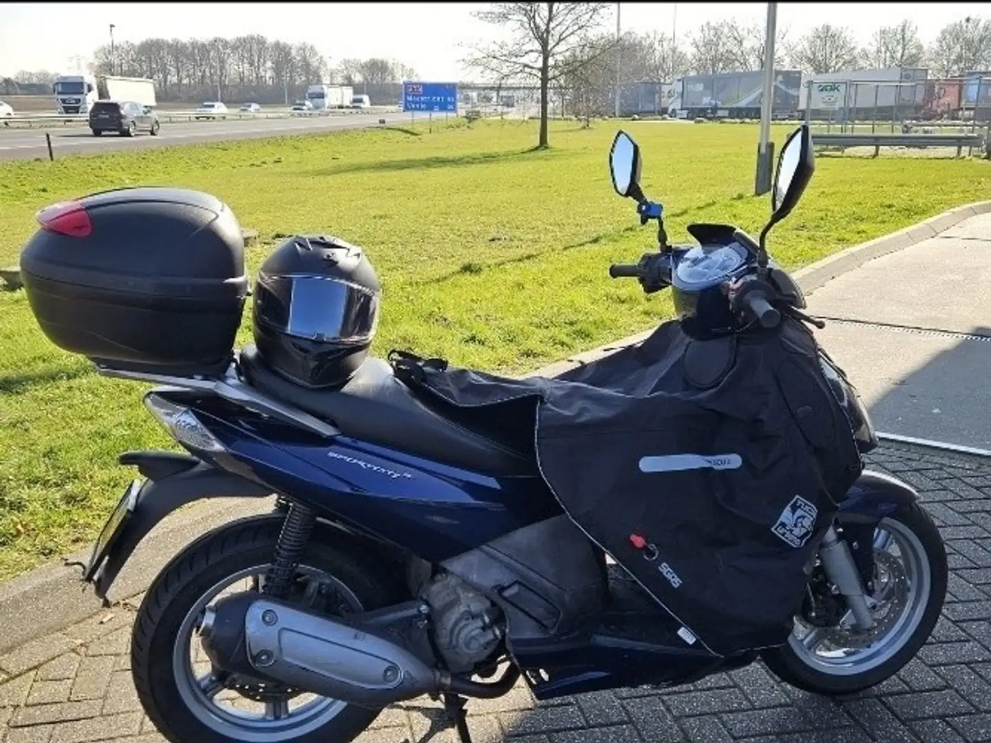 Aprilia Sportcity 300 Aprilia Sportcity Cube 300 Blauw - 1