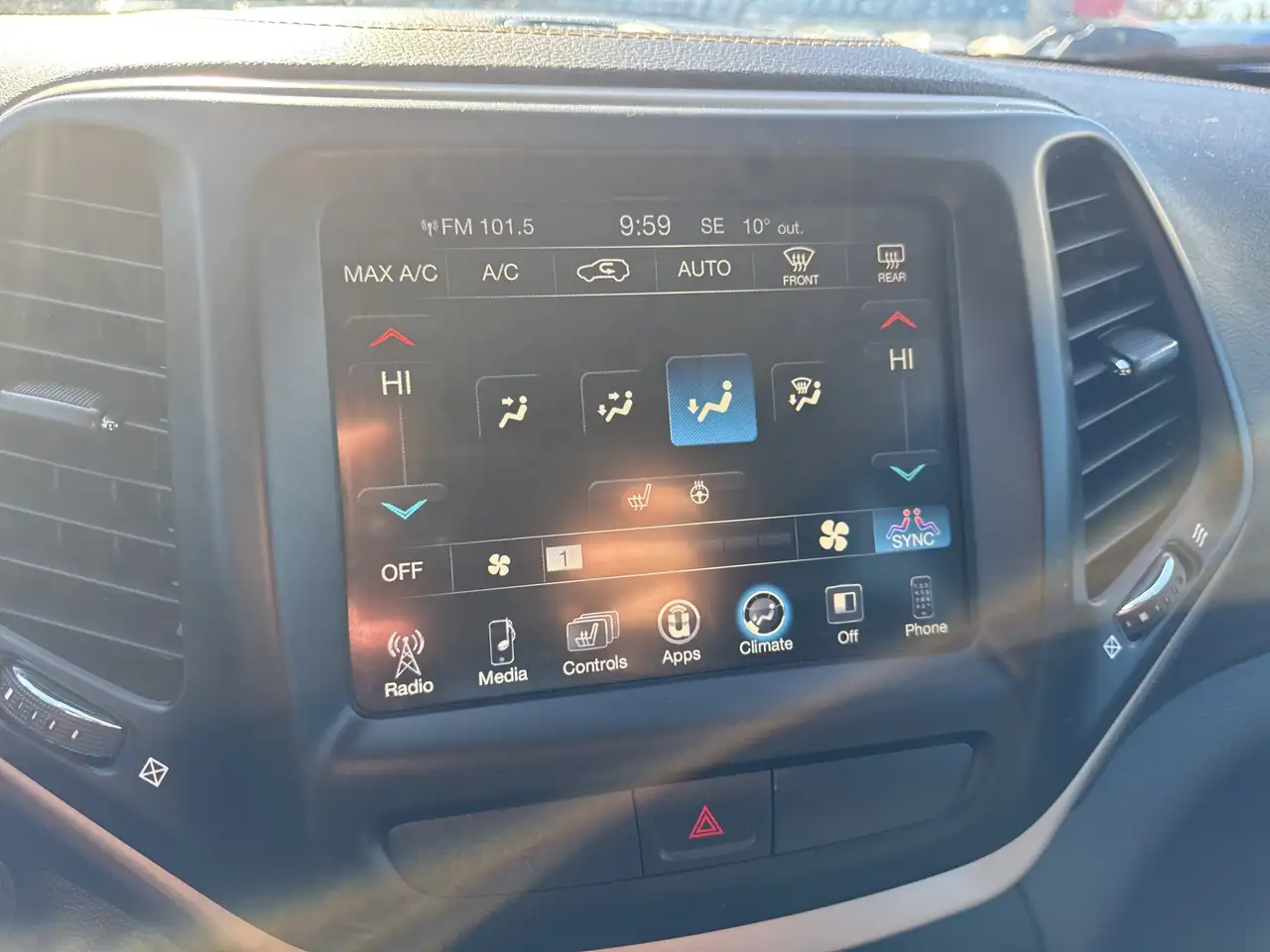 Jeep Cherokee снимка Jeep Cherokee