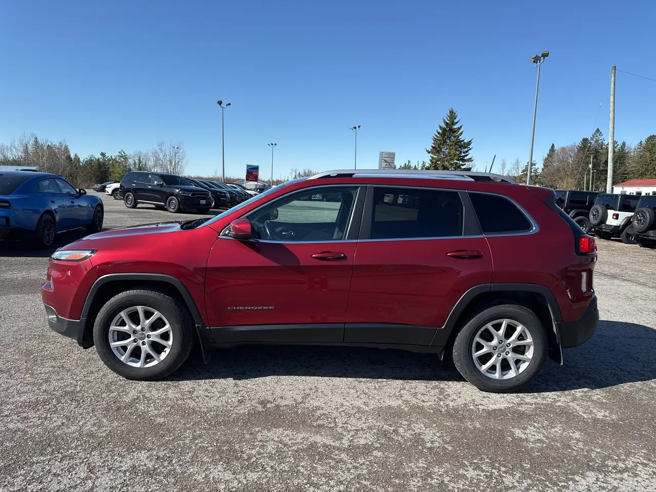 Jeep Cherokee снимка Jeep Cherokee