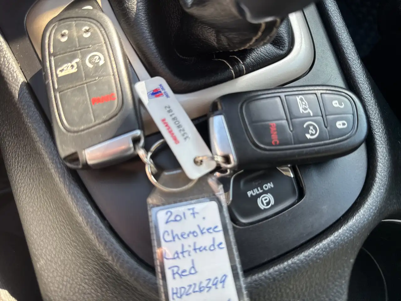 Jeep Cherokee снимка Jeep Cherokee