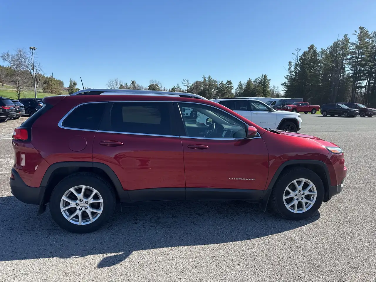 Jeep Cherokee снимка Jeep Cherokee