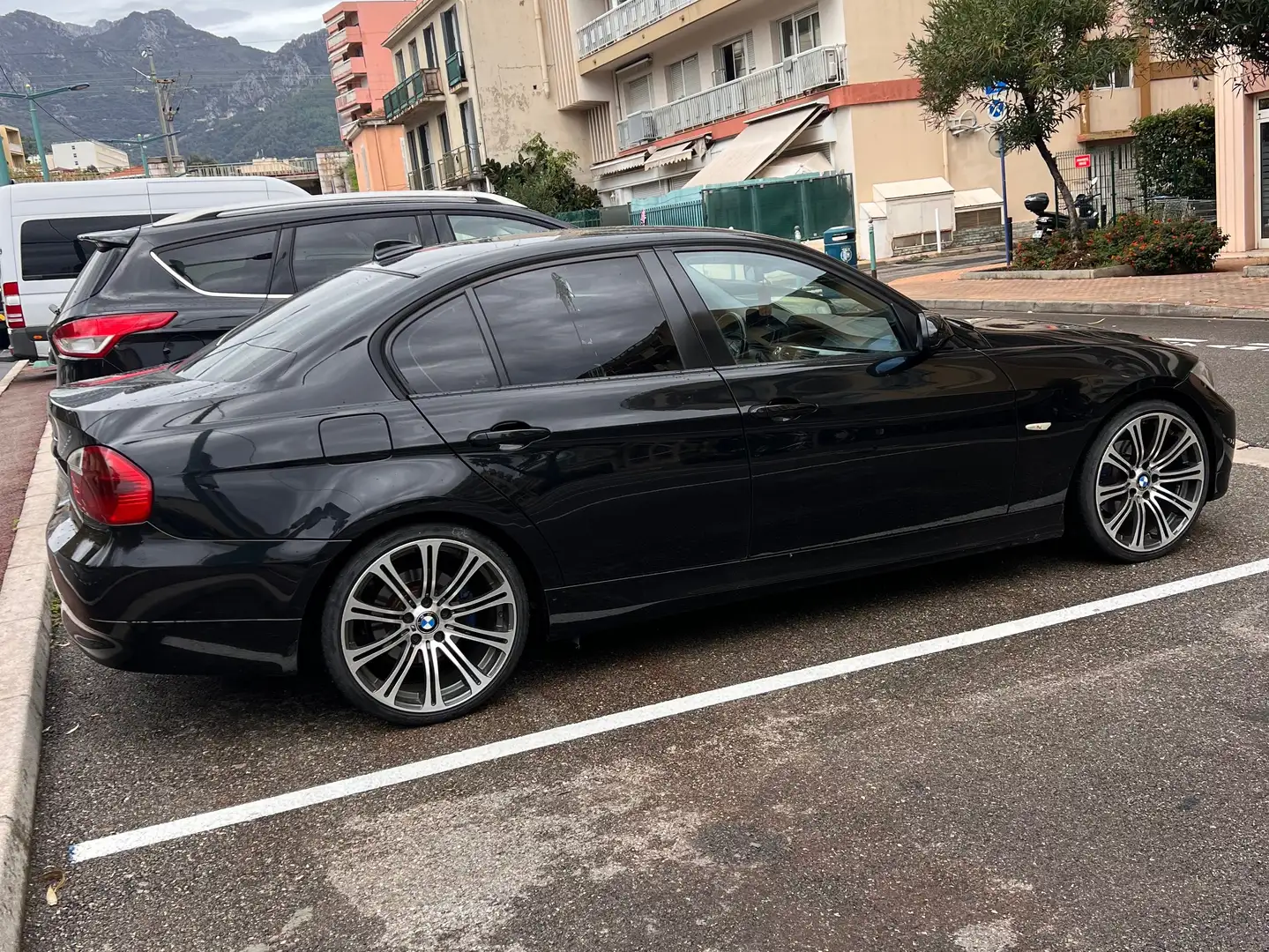 BMW 320 Serie 3 E90 Berlina 320d Attiva Nero - 2