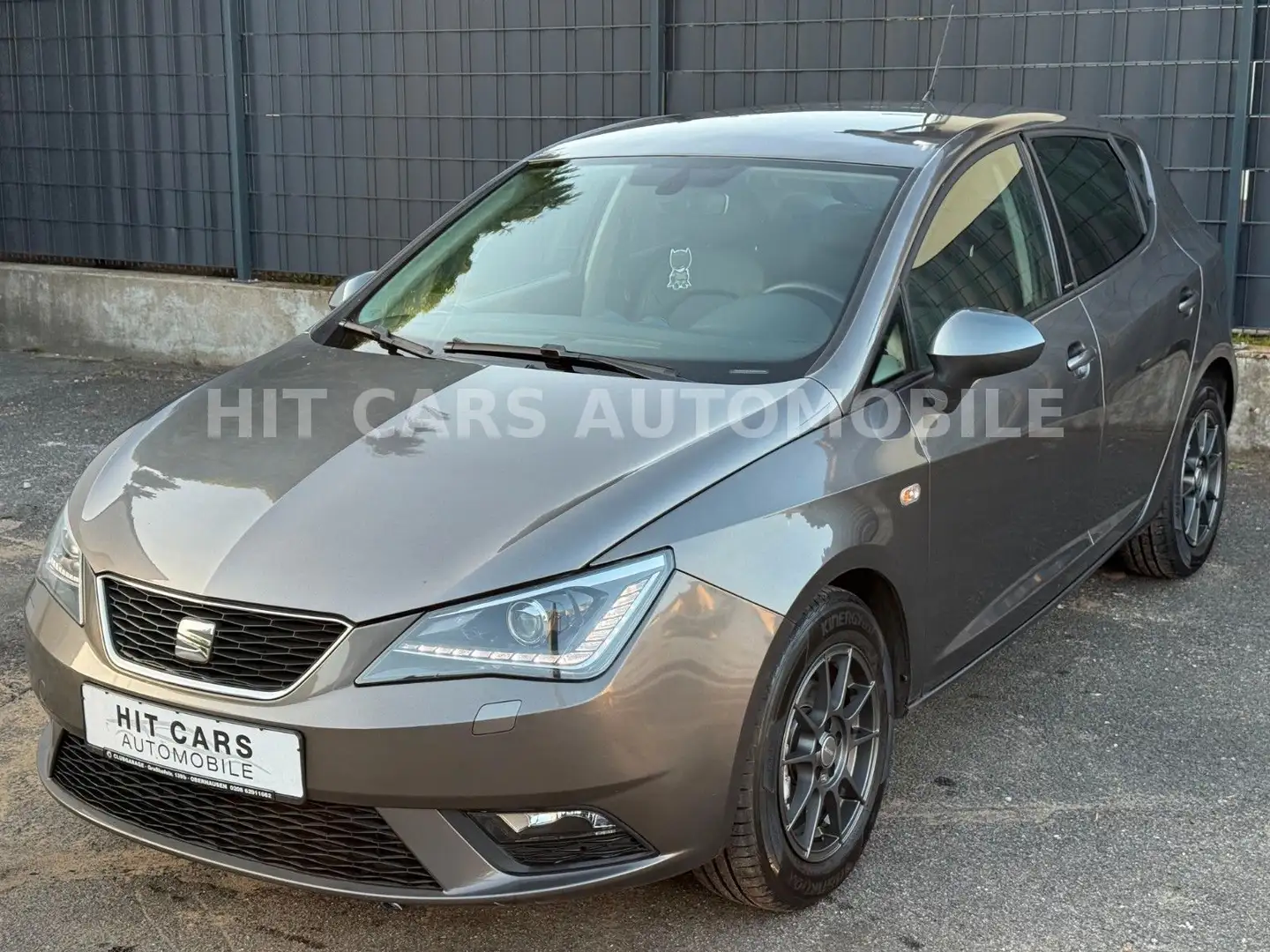 SEAT Ibiza Connect Grau - 1
