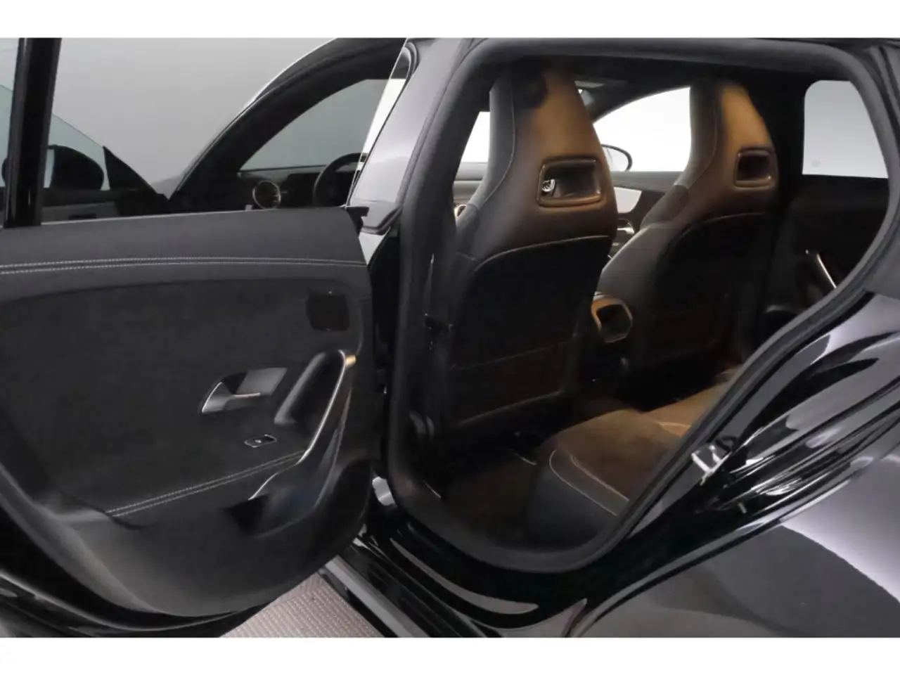 Mercedes-Benz CLA 7G-DCT AMG Line+LED+NAVI, миниатюра 19