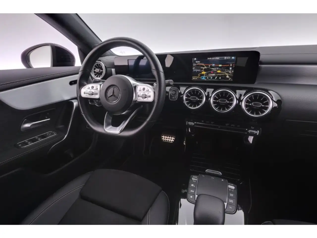 Mercedes-Benz CLA 7G-DCT AMG Line+LED+NAVI, миниатюра 12