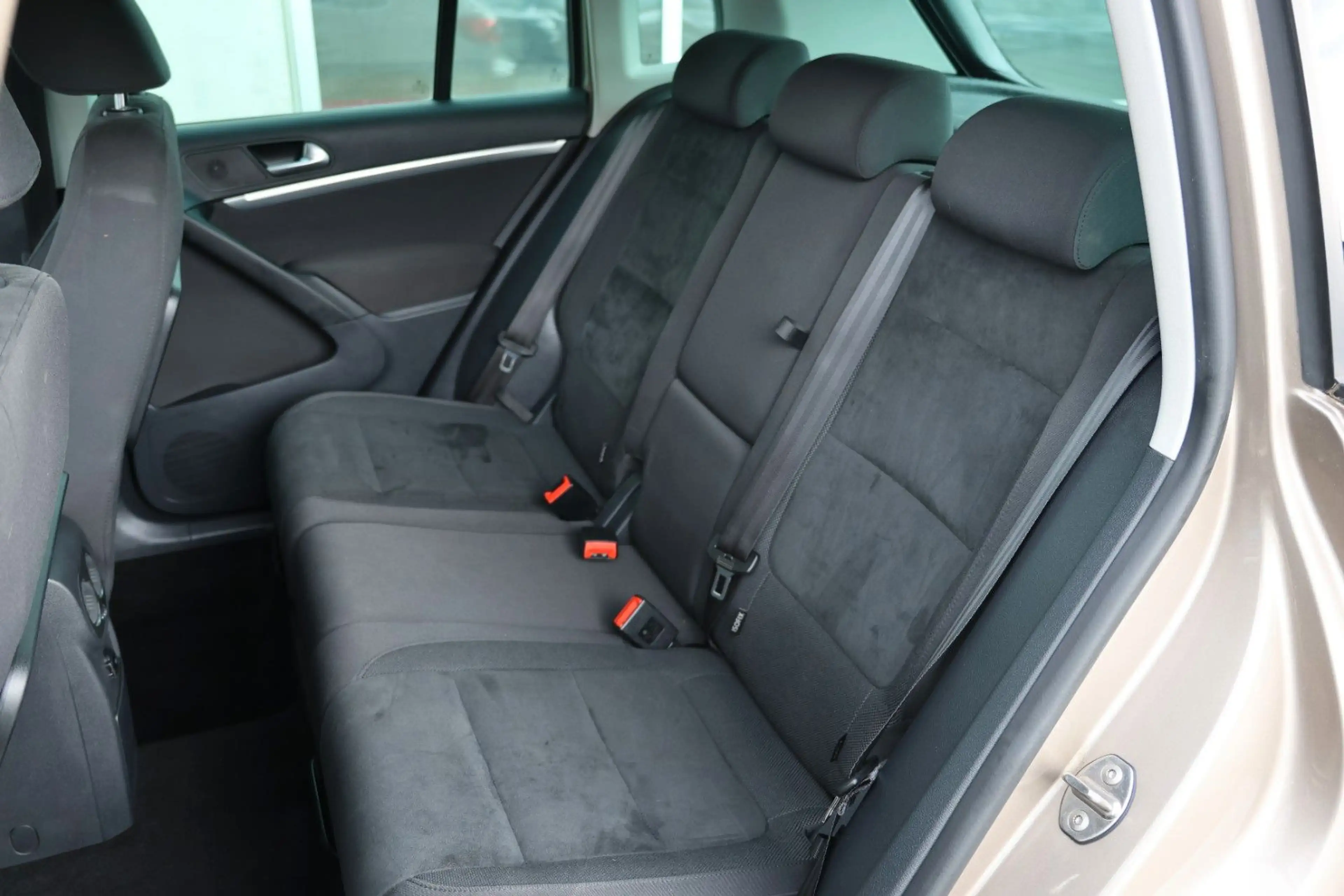 Volkswagen Tiguan Sport & Style 4Motion AHK Alcantara — photo 11