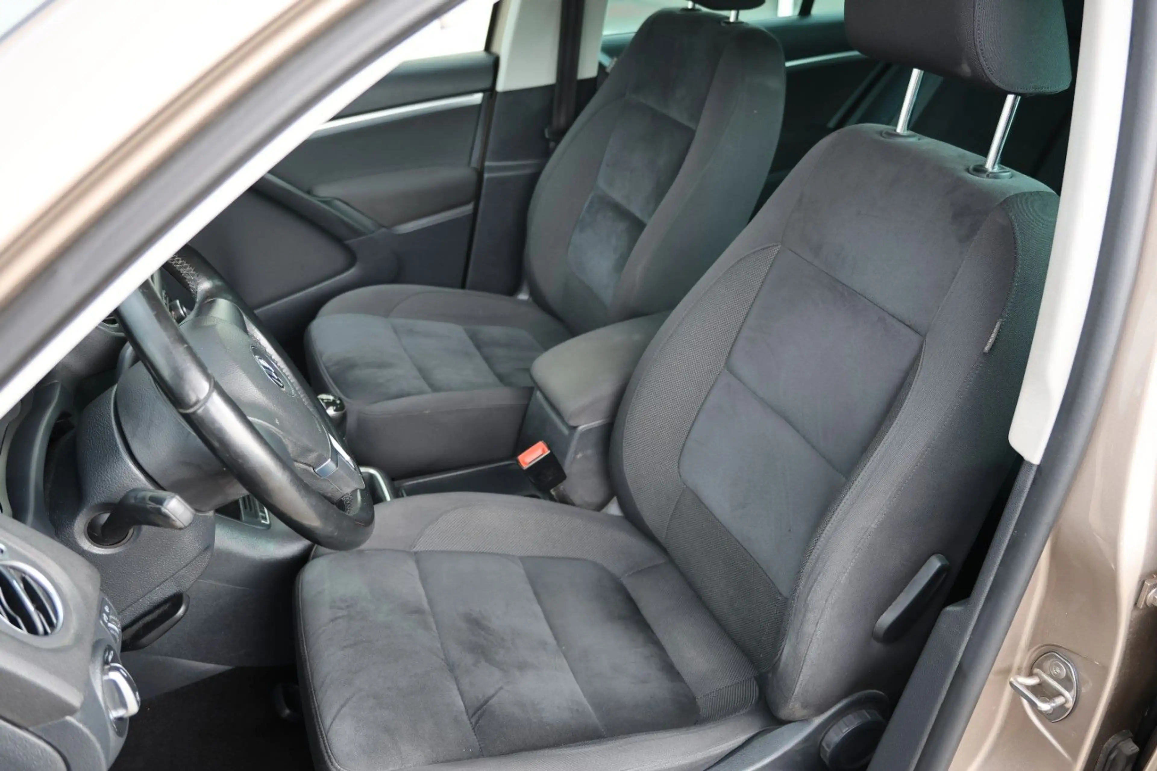 Volkswagen Tiguan Sport & Style 4Motion AHK Alcantara — photo 10