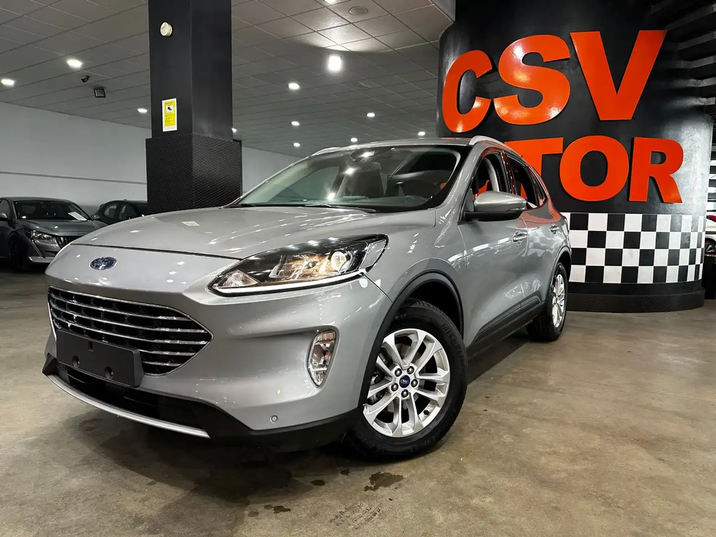 Ford Kuga Titanium 2.5 Duratec FHEV 140kW Auto Plateado - 2