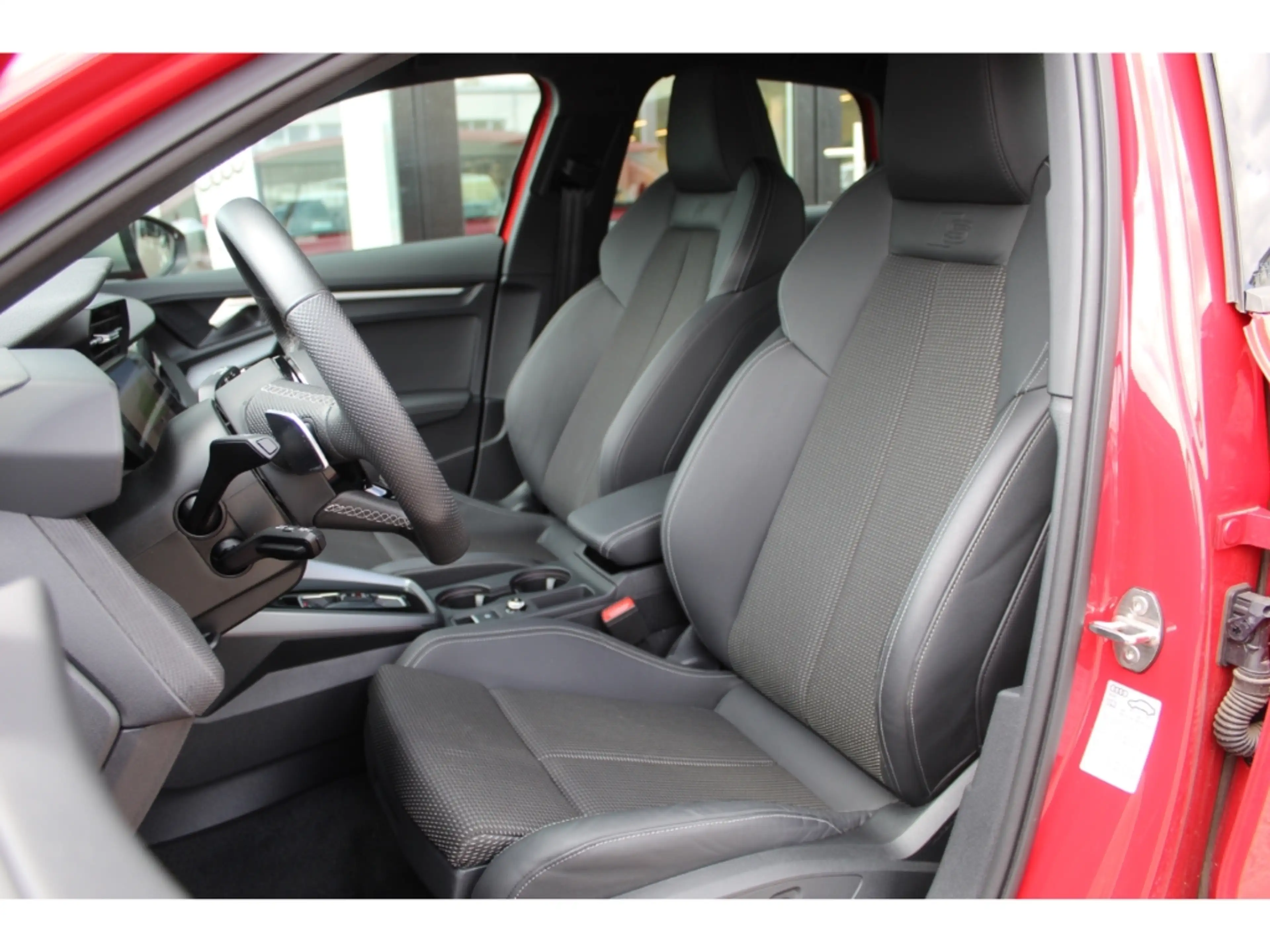 Audi S3 Sportback qu. Str. Navi+*Sound*Komf.*Business!! — photo 5