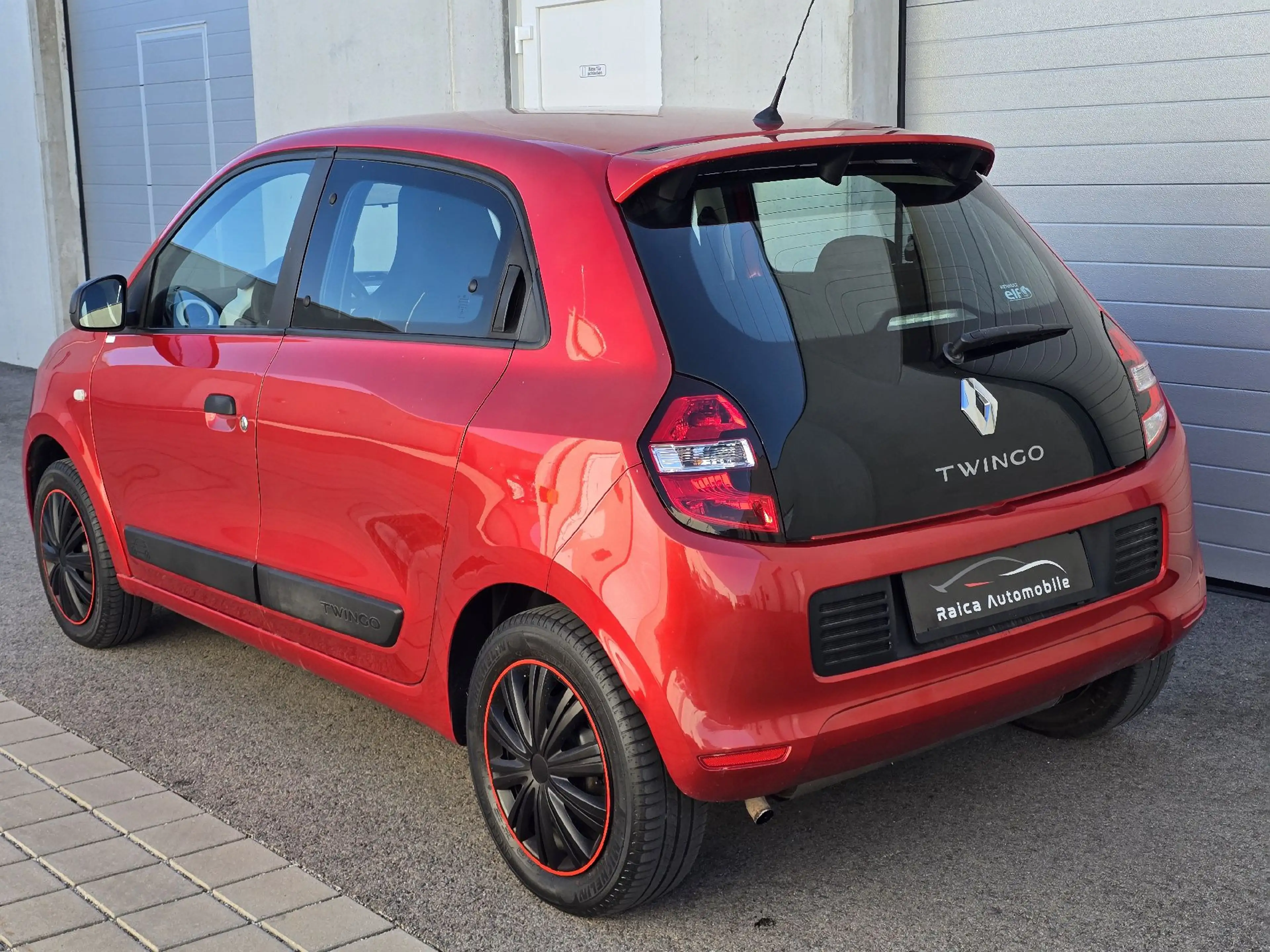Renault Twingo 1.0 SCe 70 Life — photo 6