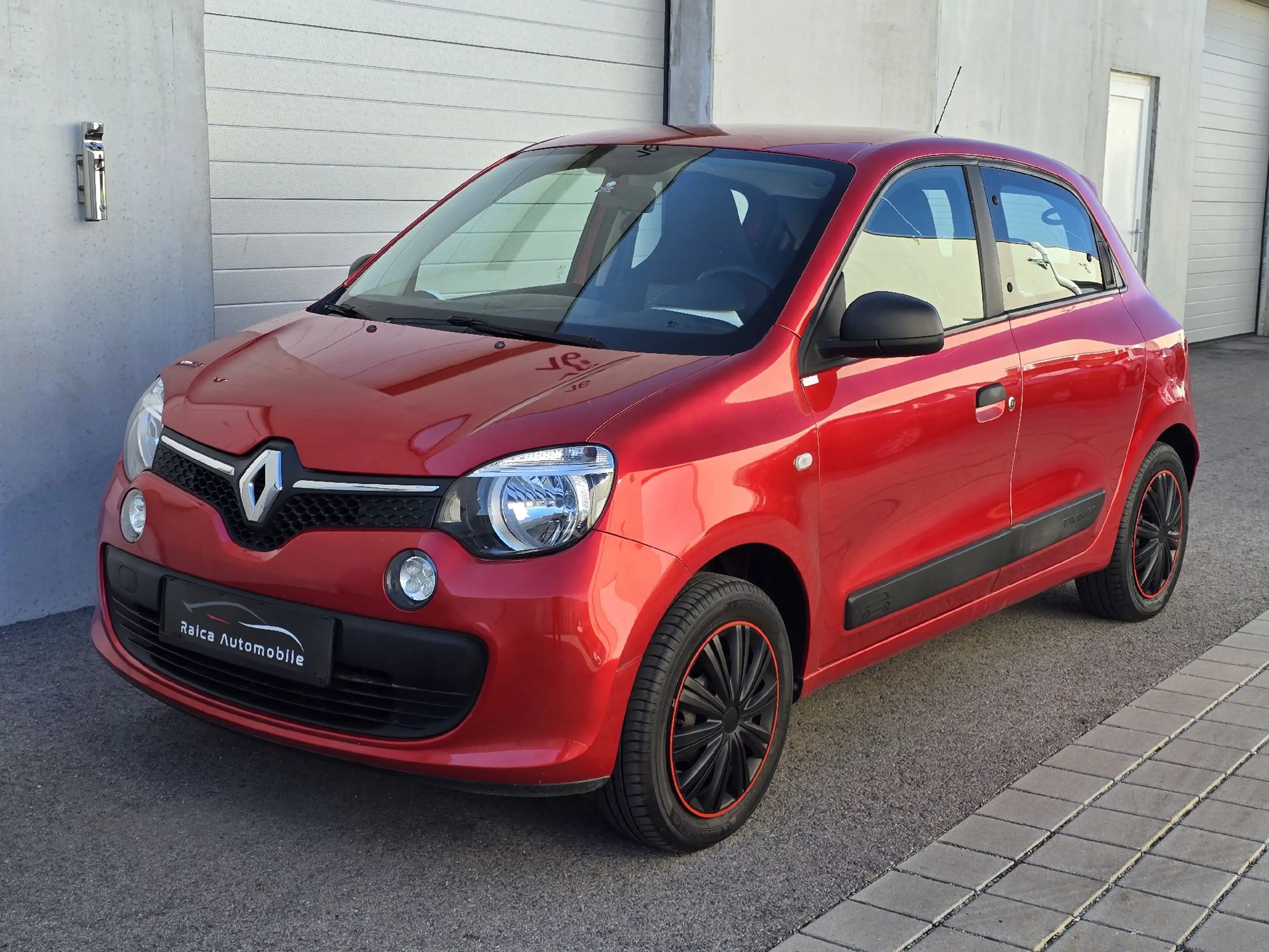 Renault Twingo 1.0 SCe 70 Life — photo 8