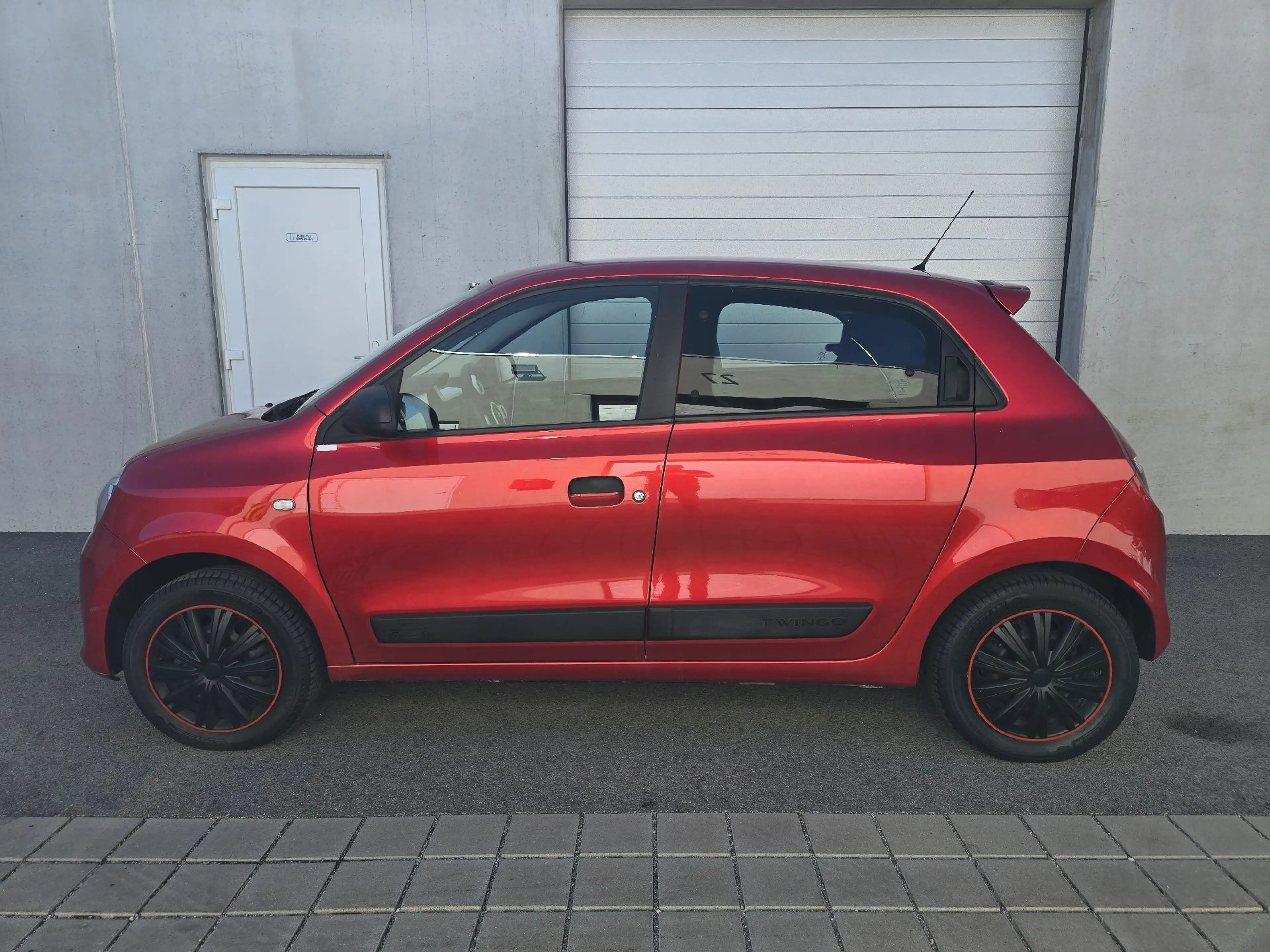Renault Twingo 1.0 SCe 70 Life — photo 7