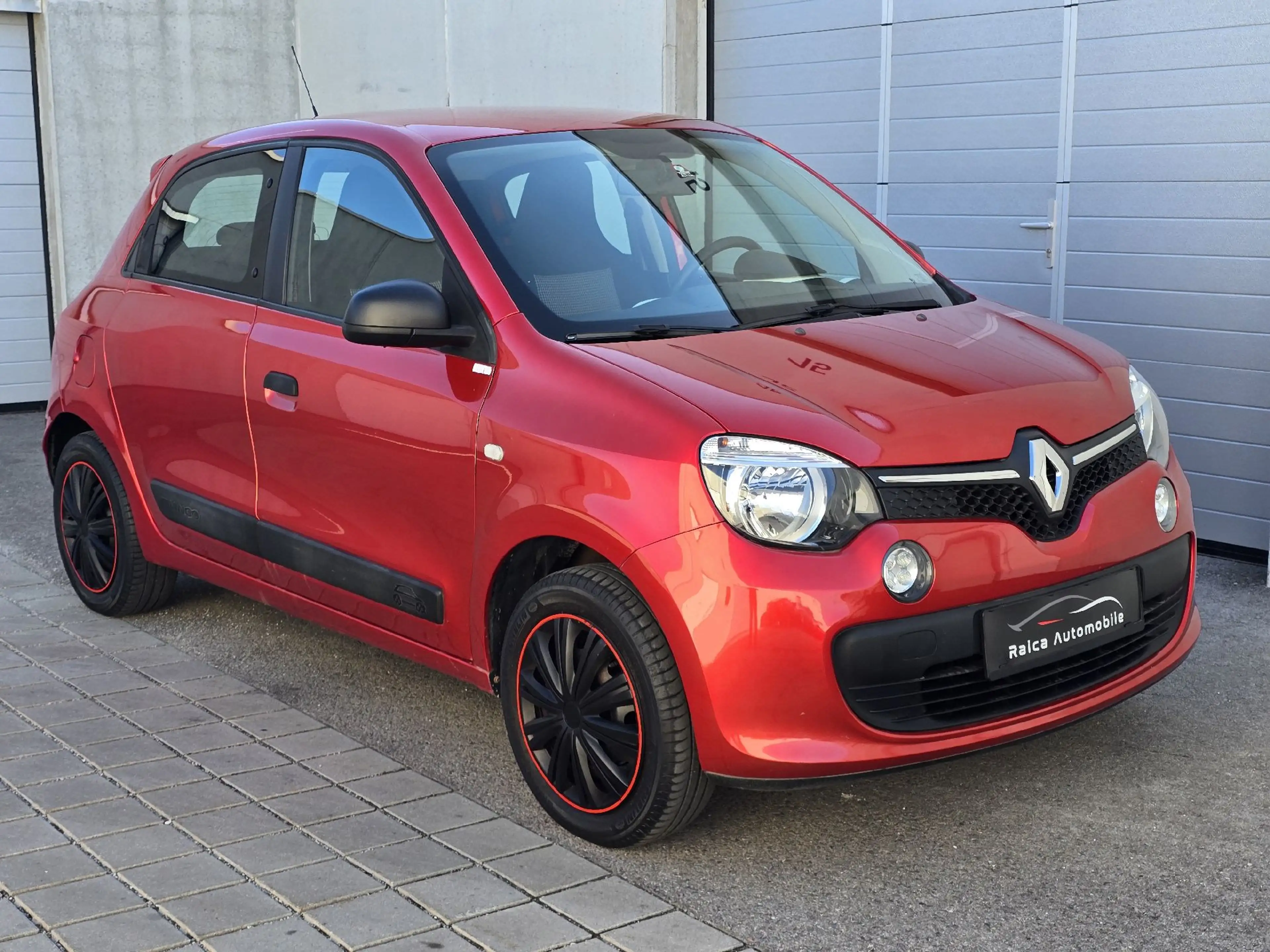Renault Twingo 1.0 SCe 70 Life — photo 3