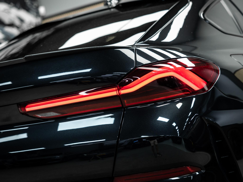 BMW X6 M50i High Executive — photo 17