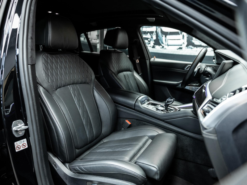 BMW X6 M50i High Executive — photo 27