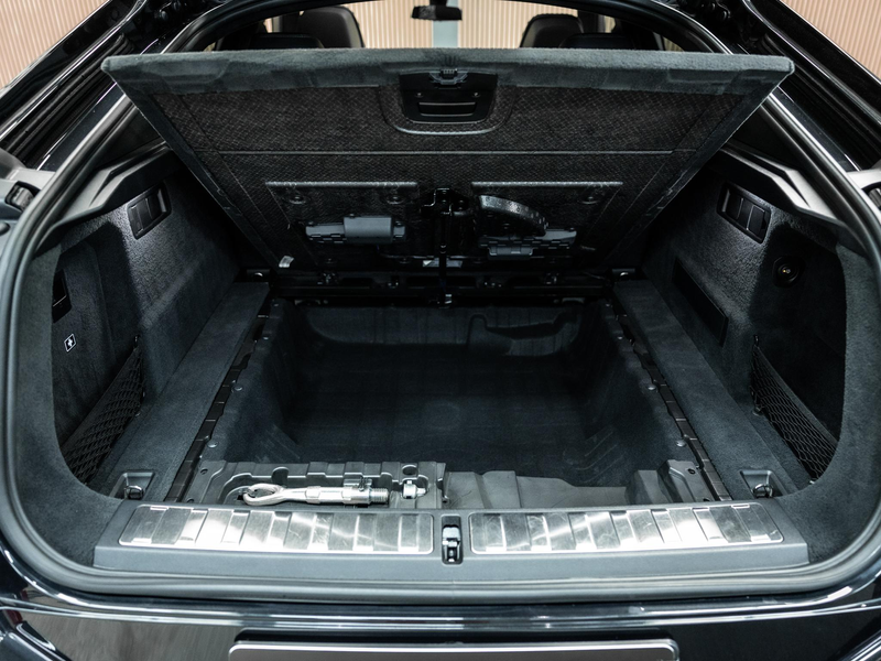 BMW X6 M50i High Executive — photo 12